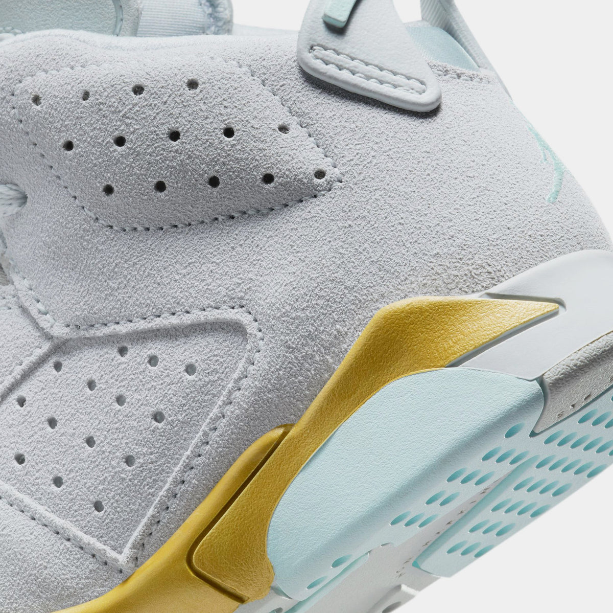 Exclusive Air Jordan 6 Retro Pearl Preschool Lifestyle Shoes (Pure Platinum/Glacier Blue/Metallic Gold) — 10.5C — Back View