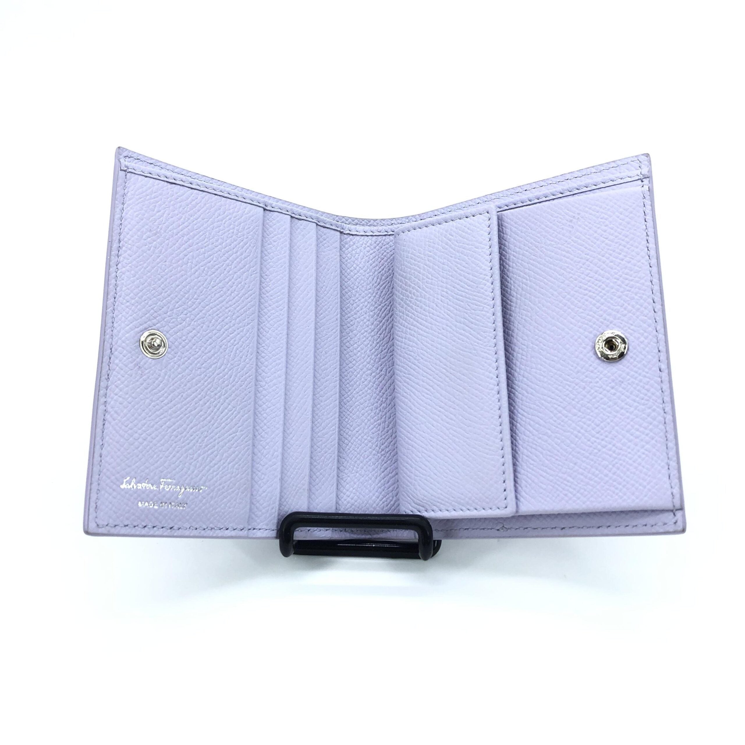 Salvatore Ferragamo Gancini Leather Compact Women's Wallet (Pre-Owned)