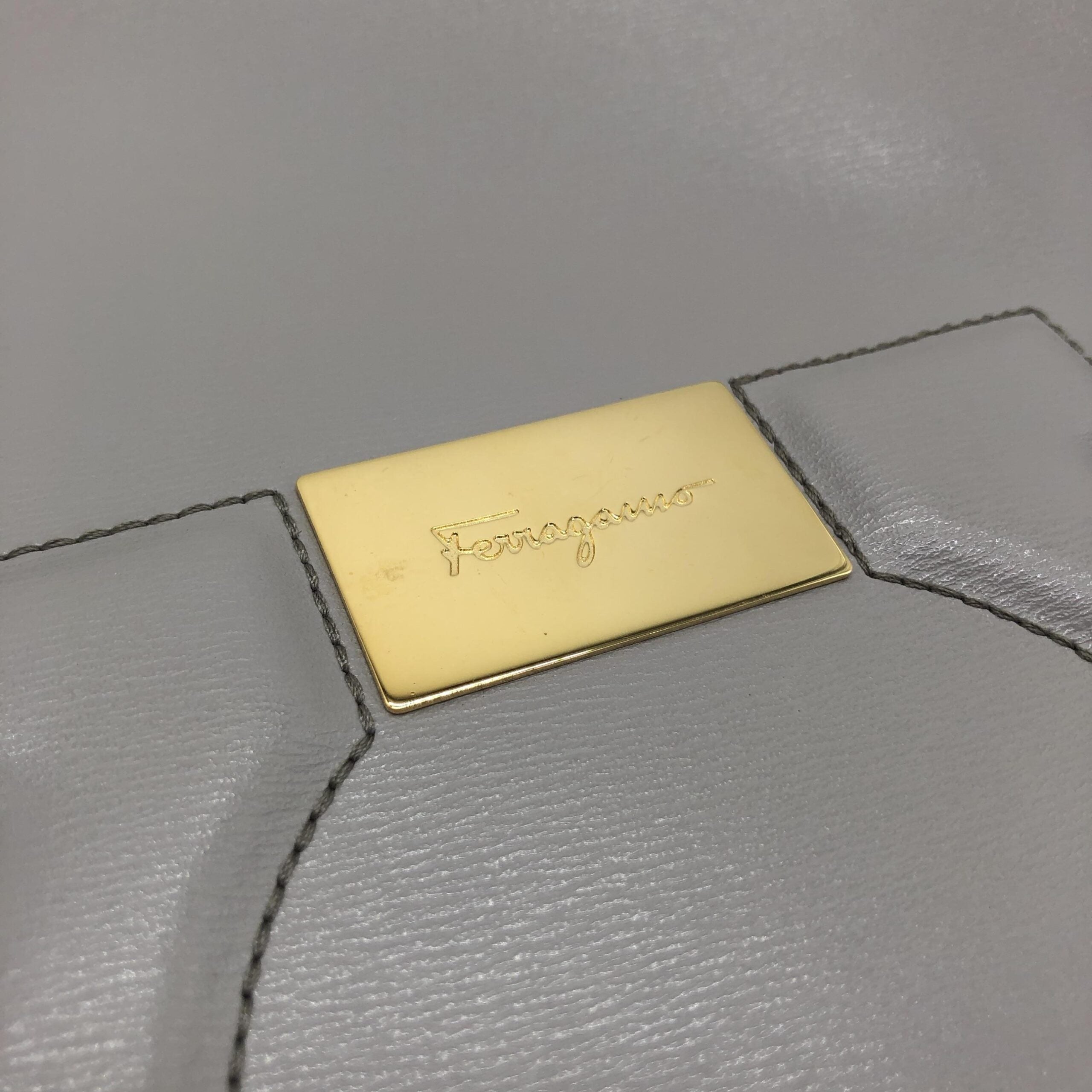 Salvatore Ferragamo Gancio City Light Grey Leather Tote Women's Bag (Pre-Owned)