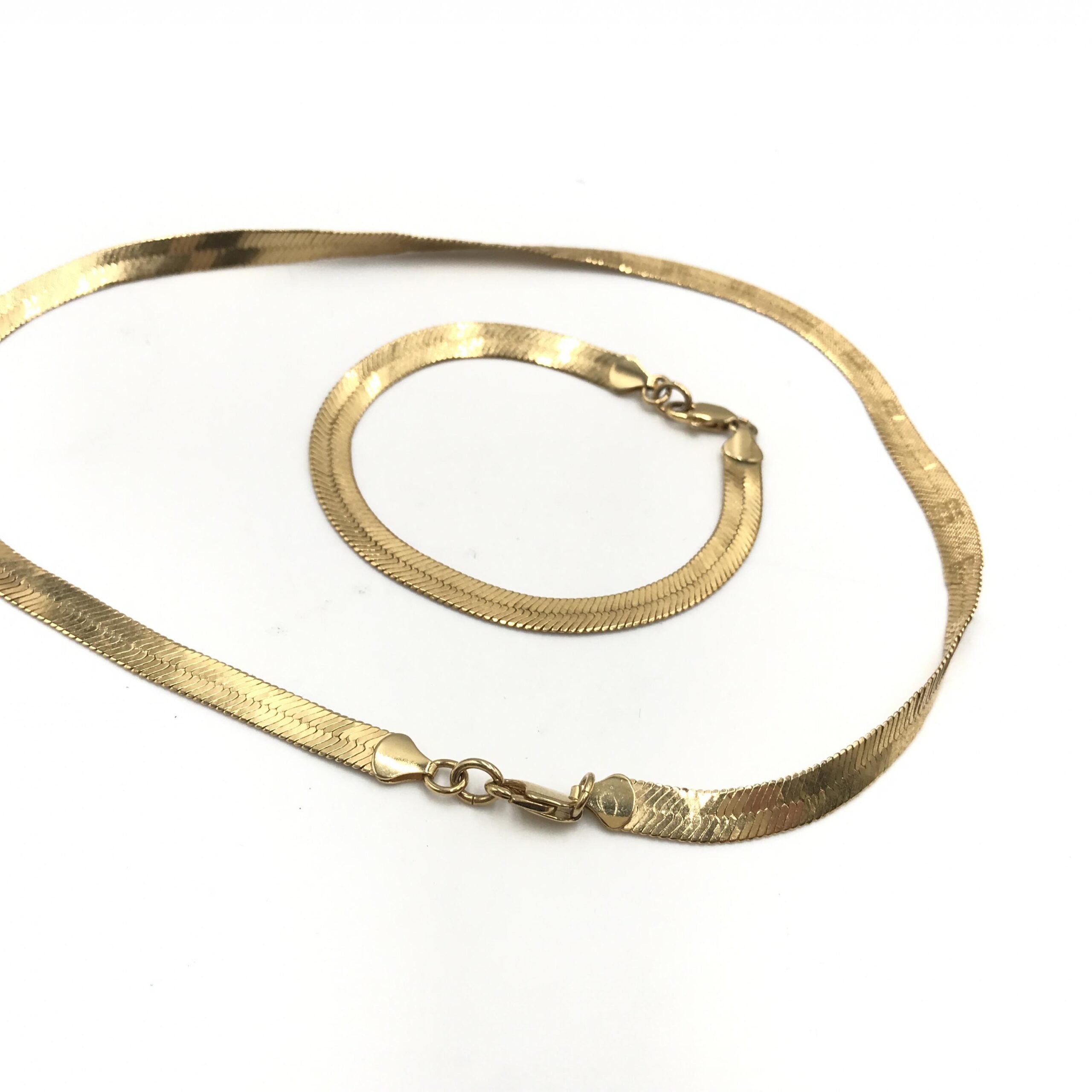 Givenchy Givenchy Gold-Plated Herringbone Chain Women's Bracelet (Pre-Owned)