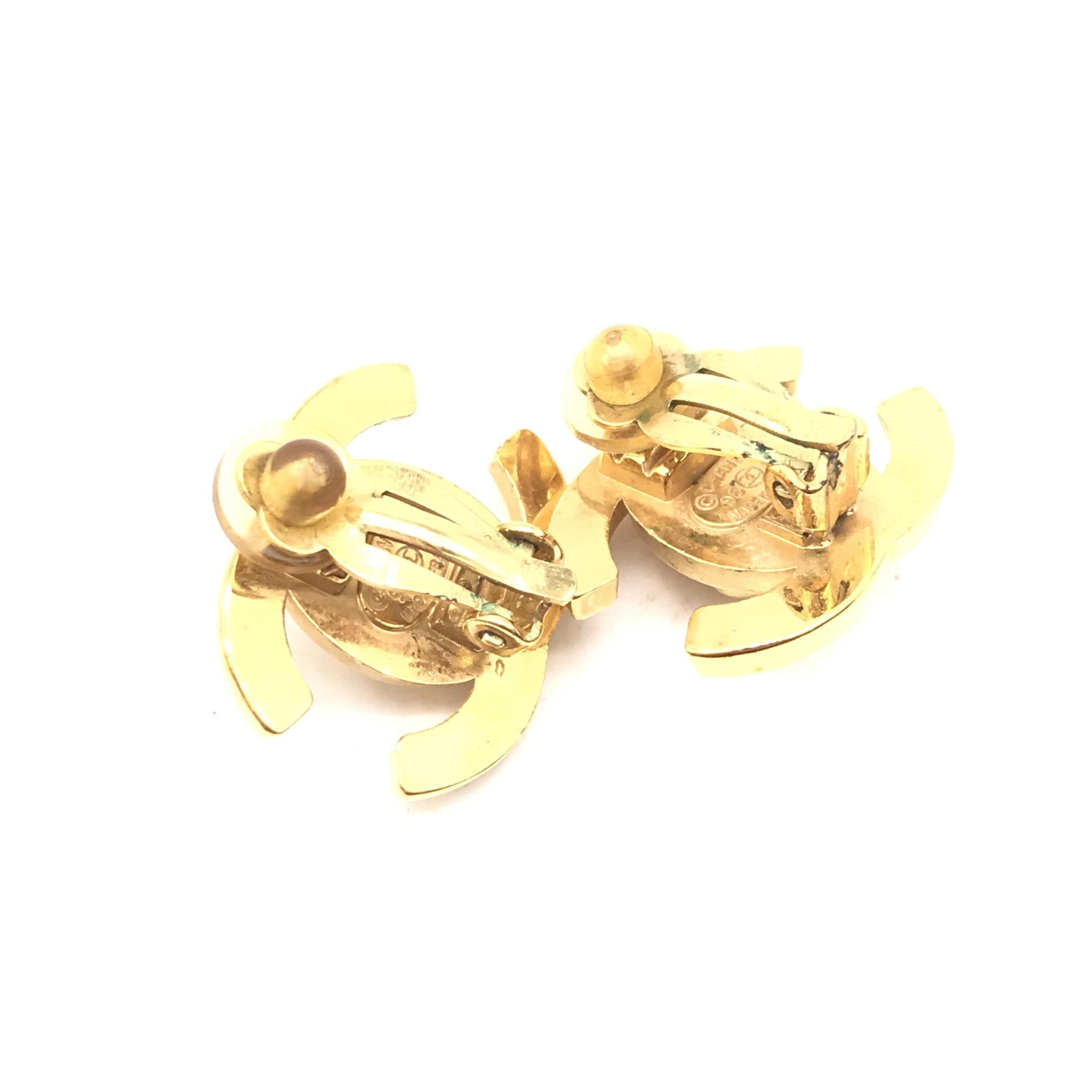 Chanel Gold PLated CC Turnlock Clip-On Women's Earrings (Pre-Owned)