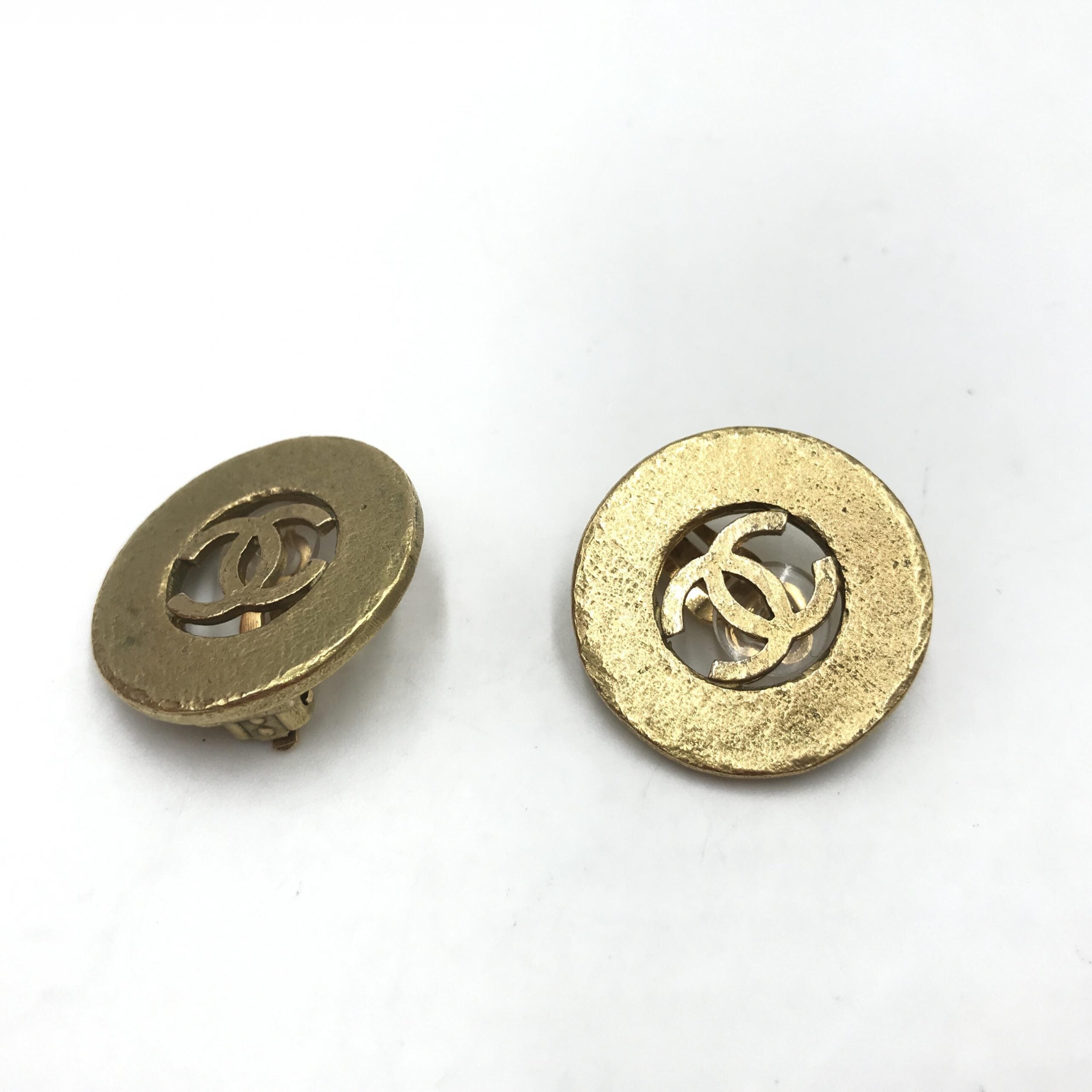 Chanel Gold Plated CC Logo Circular Women's Earrings (Pre-Owned)
