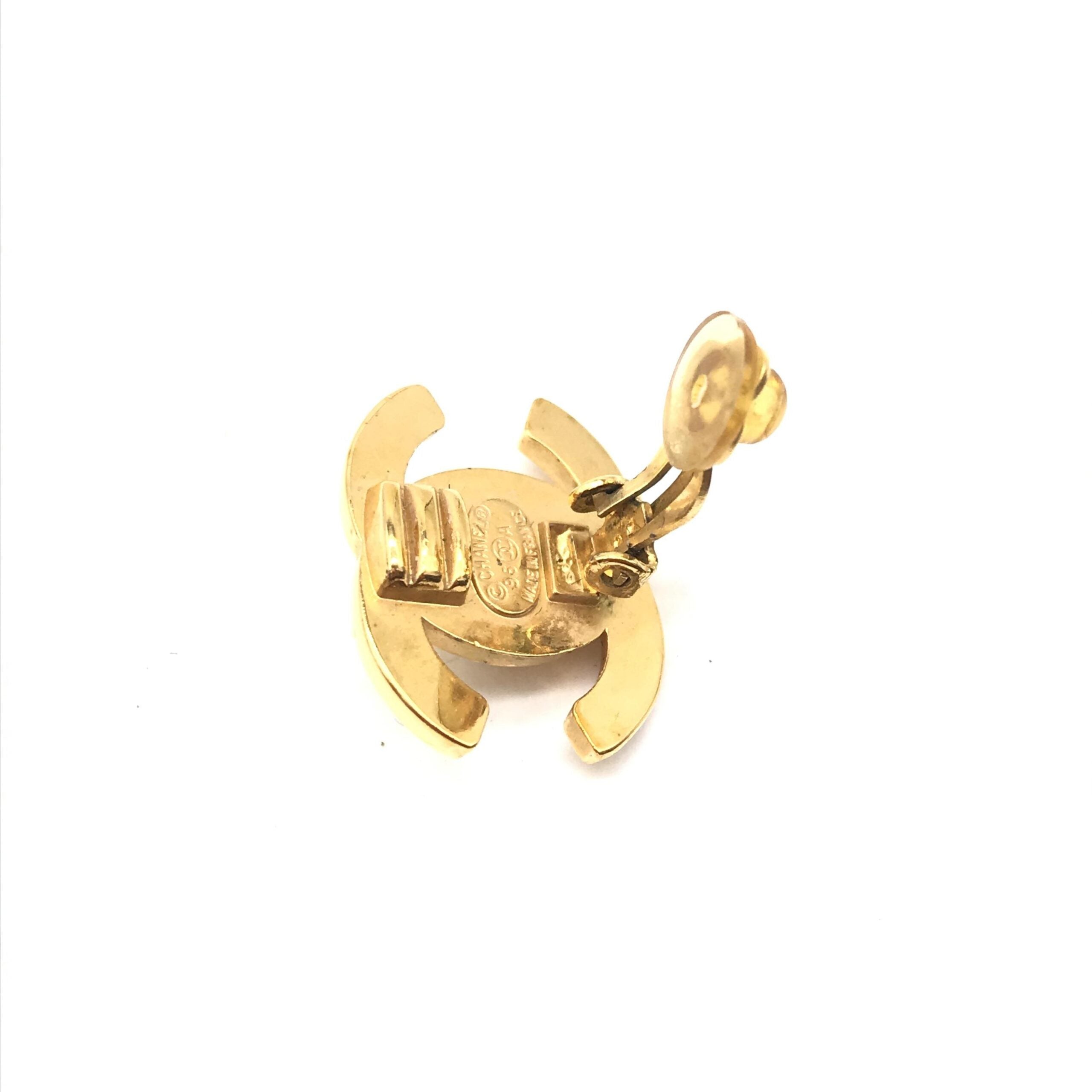 Chanel Gold PLated CC Turnlock Clip-On Women's Earrings (Pre-Owned)
