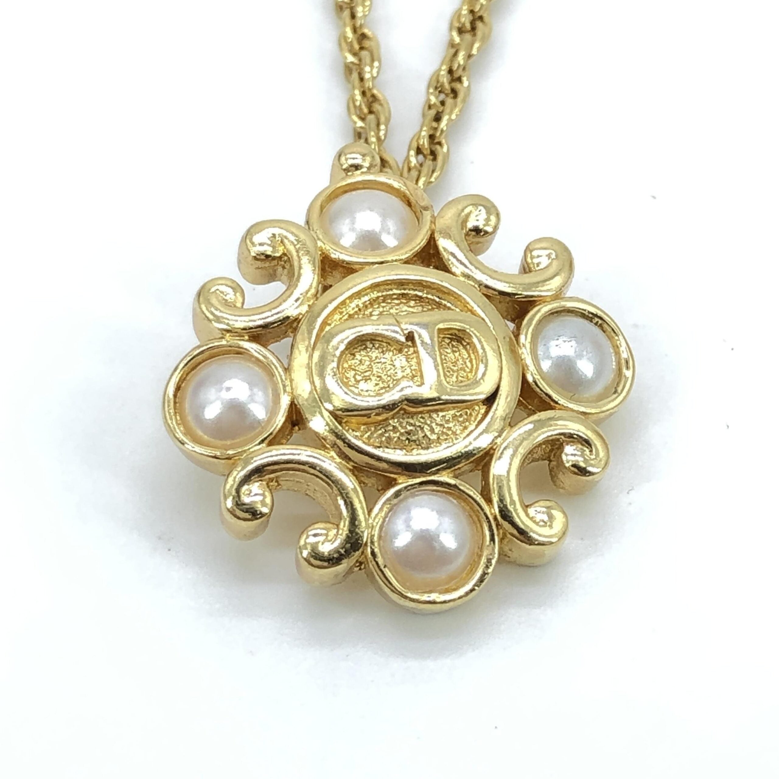Christian Dior Gold Plated Flower Pendant On Delicate Women's Chain (Pre-Owned)