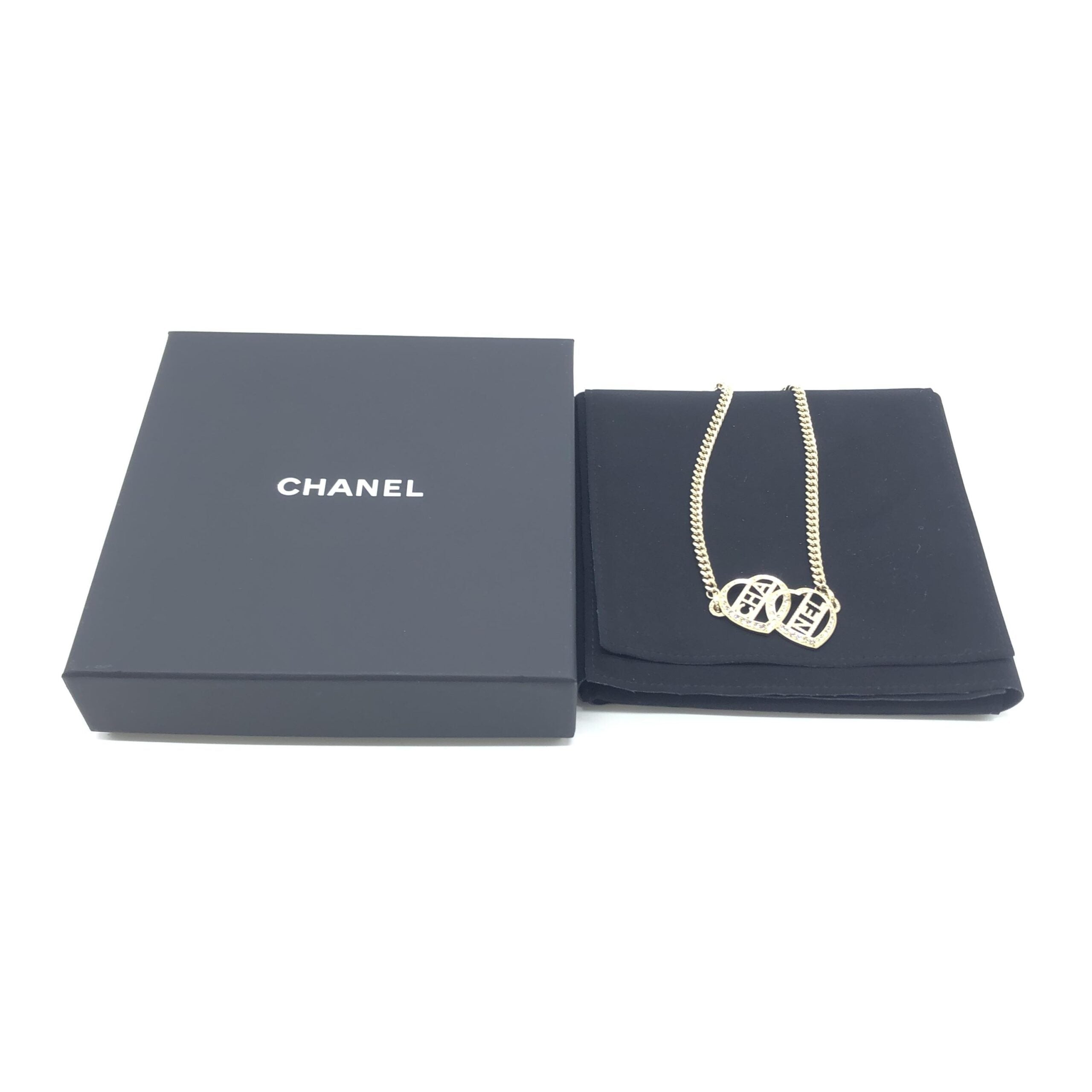 Chanel Gold Tone Heart Choker Necklace With Women's Logo (Pre-Owned)