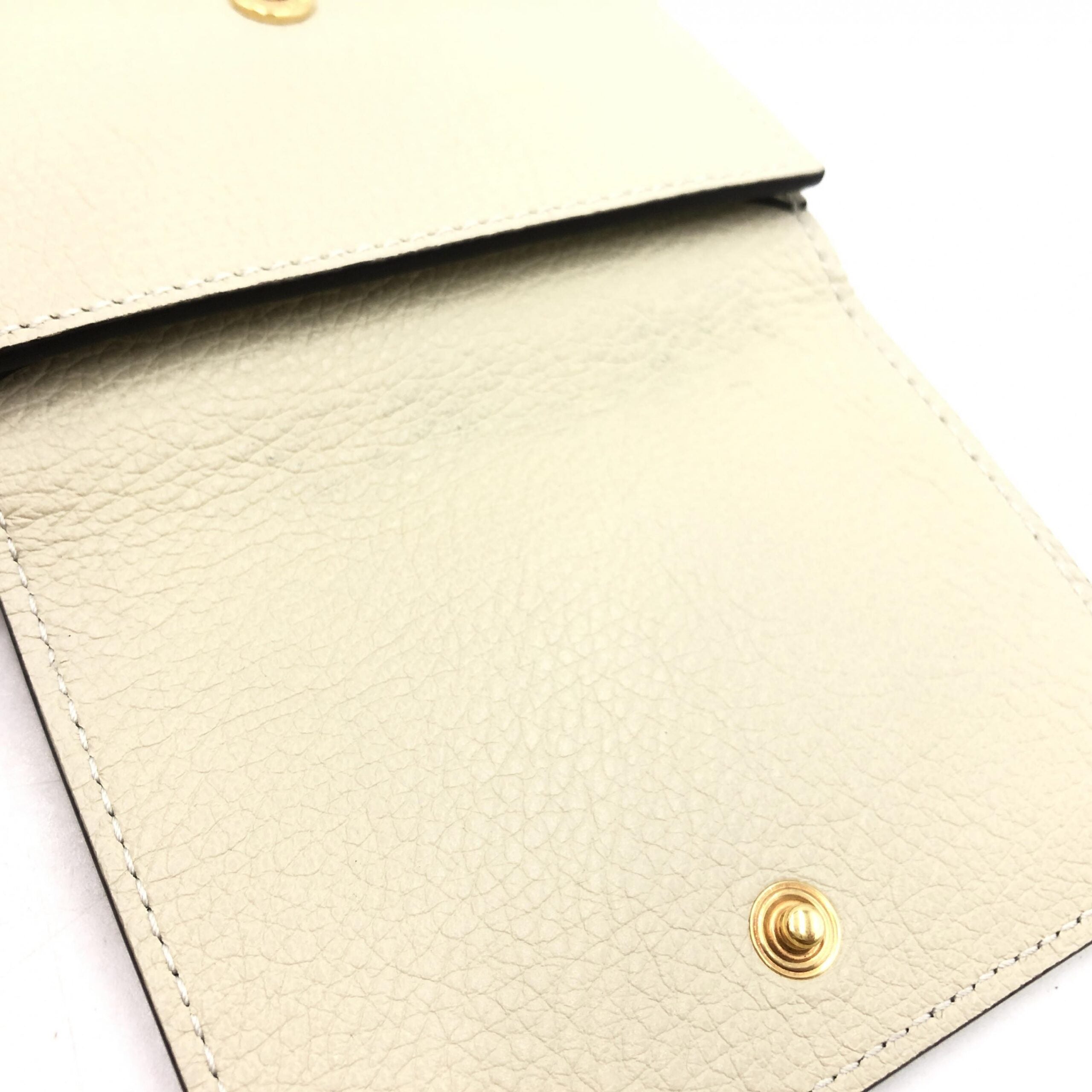 Gucci Ivory Leather Tri-Fold Women's Wallet (Pre-Owned)