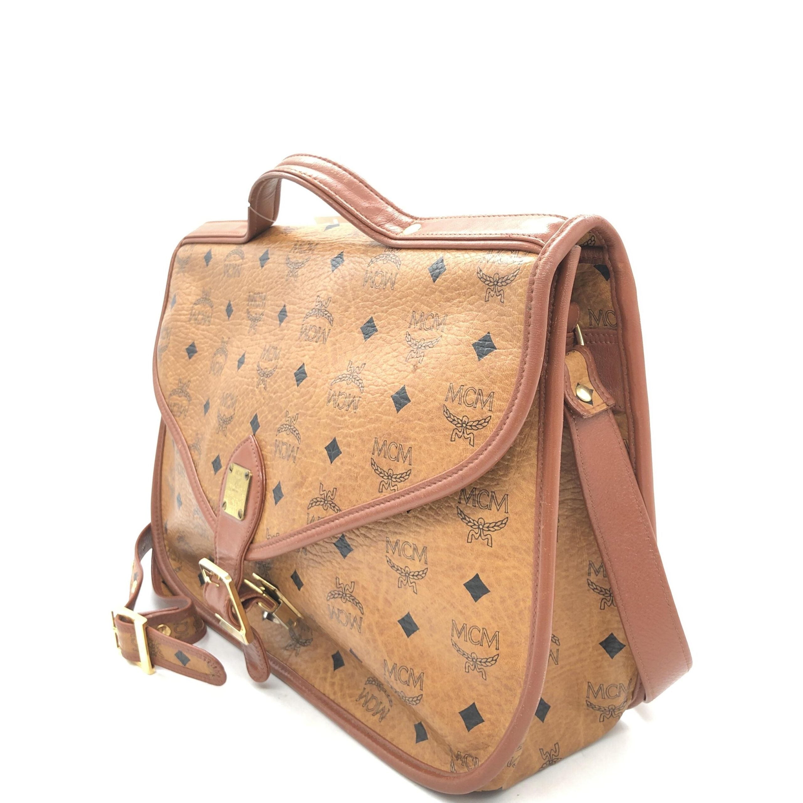 MCM Vesutos Leather Messenger Women's Bag (Pre-Owned)