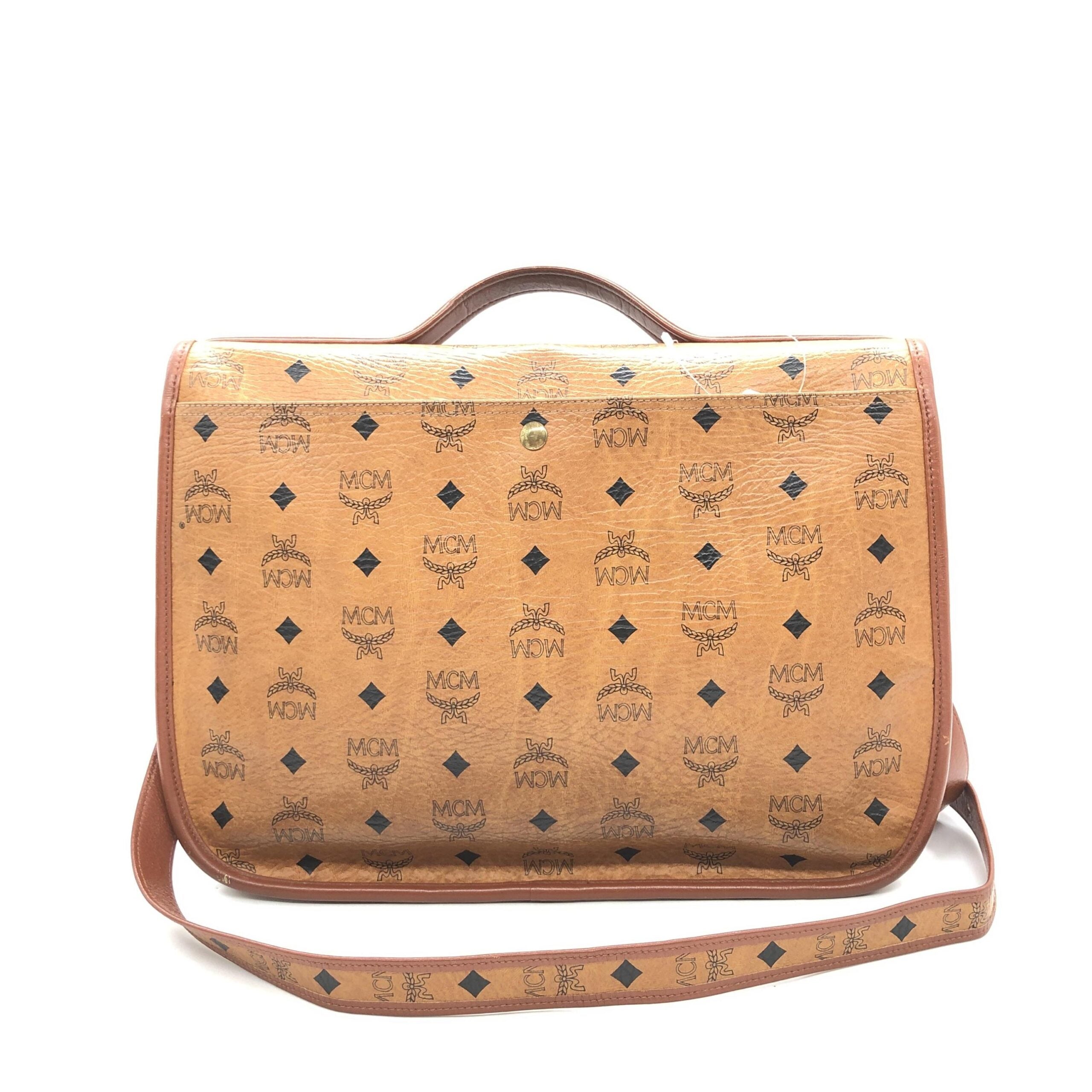 MCM Vesutos Leather Messenger Women's Bag (Pre-Owned)