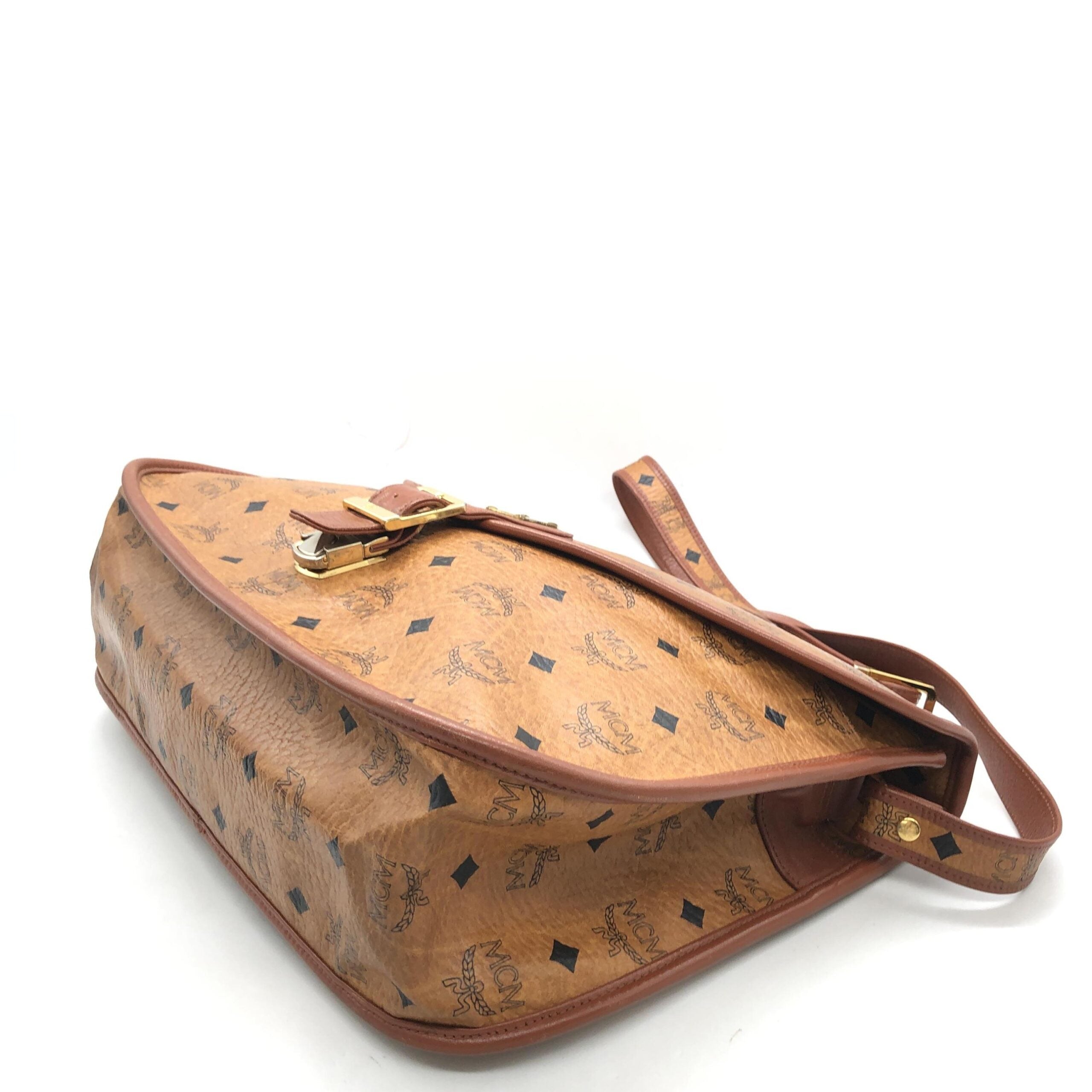 MCM Vesutos Leather Messenger Women's Bag (Pre-Owned)
