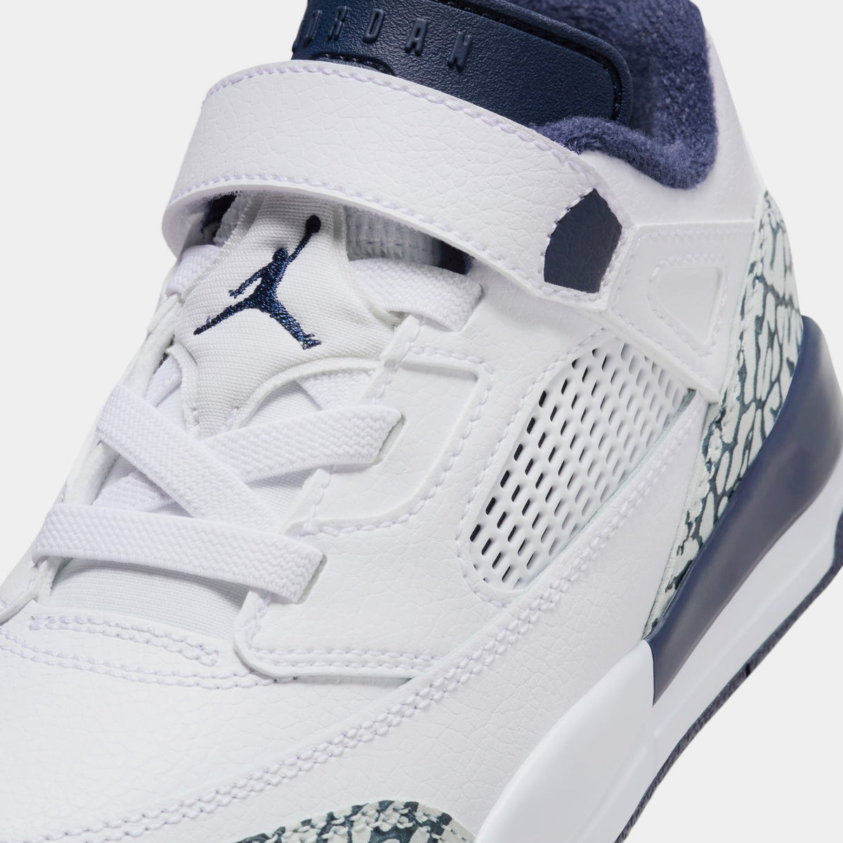 Exclusive Spizike Low Preschool Basketball Shoes (White/Obsidian/Pure Platinum) — 10.5C — Side View