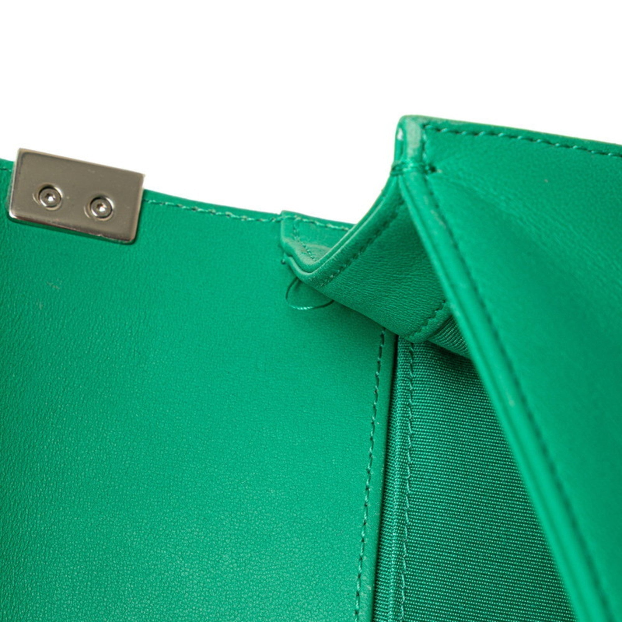 Chanel Boy Flap Bag Chevron Lambskin With Holographic Pvc Green Leather Shoulder Bag Bag (Pre-Owned)
