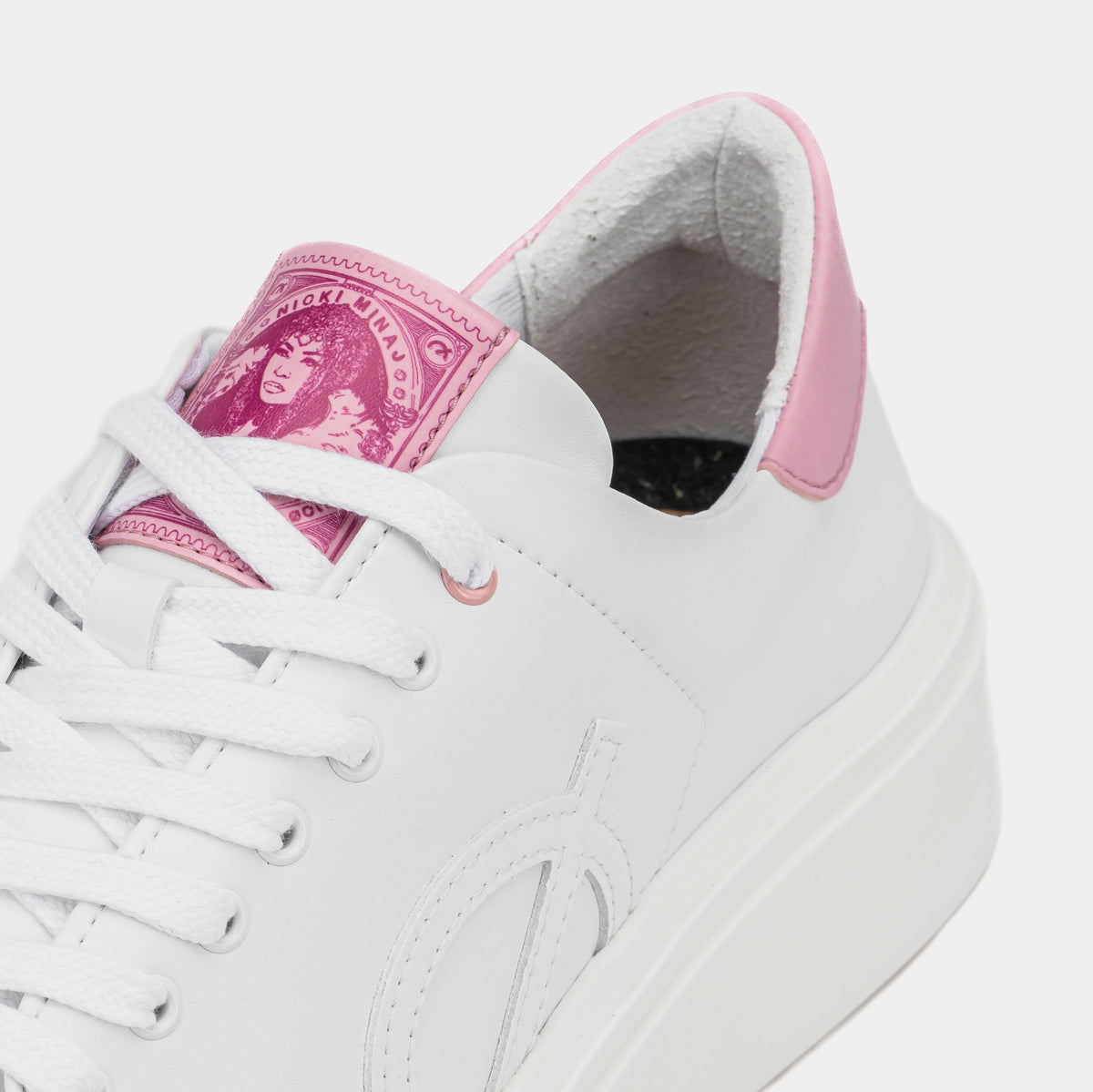 Exclusive Nicki Minaj x Apex The Pink Print Womens Lifestyle Shoes (White/Fuchsia) — 36 — Side View