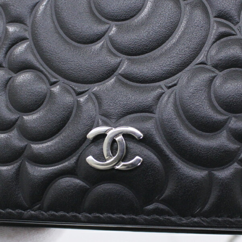 Chanel Black Leather Shoulder Bag (Pre-Owned)