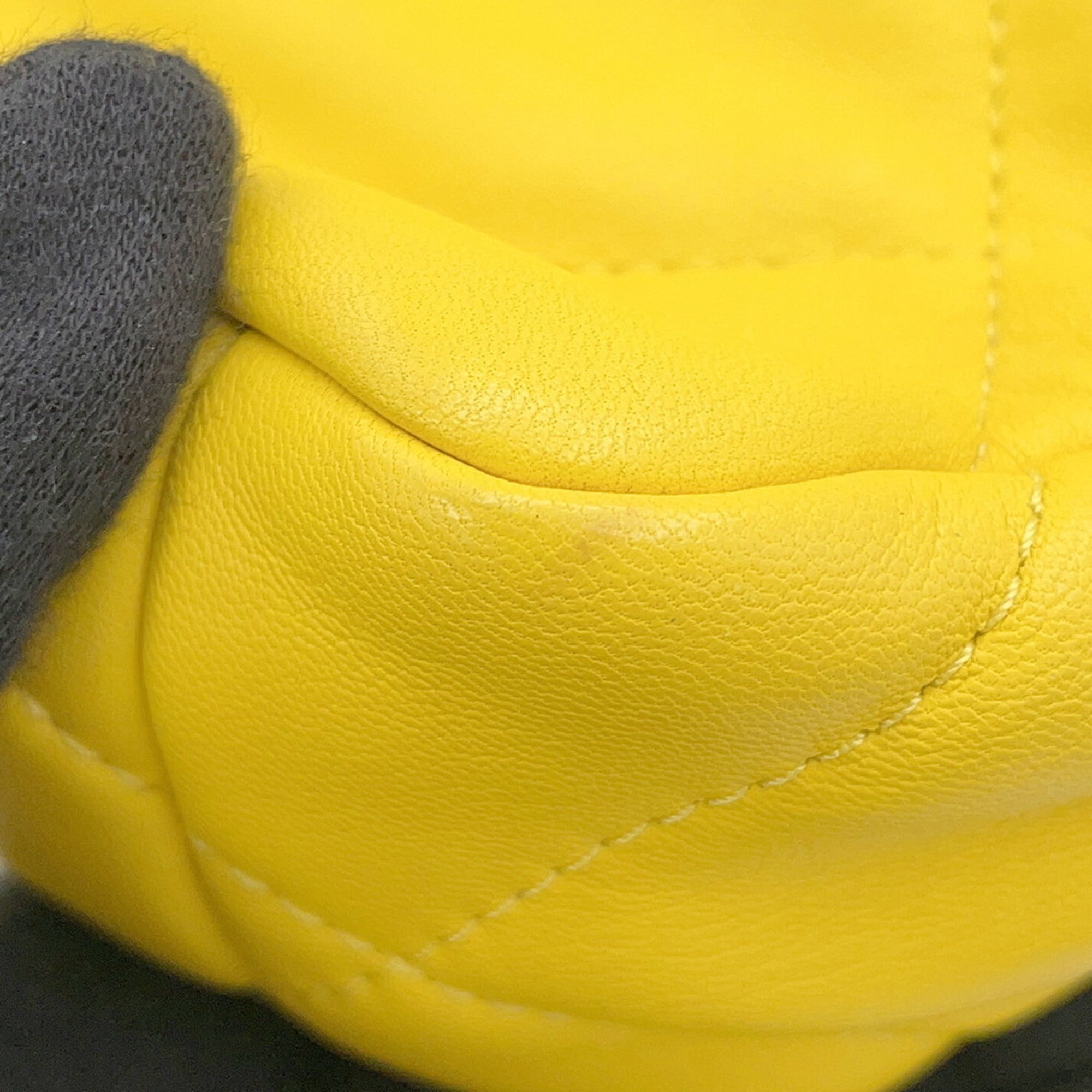 Chanel Matelasse Yellow Leather Shoulder Bag (Pre-Owned)