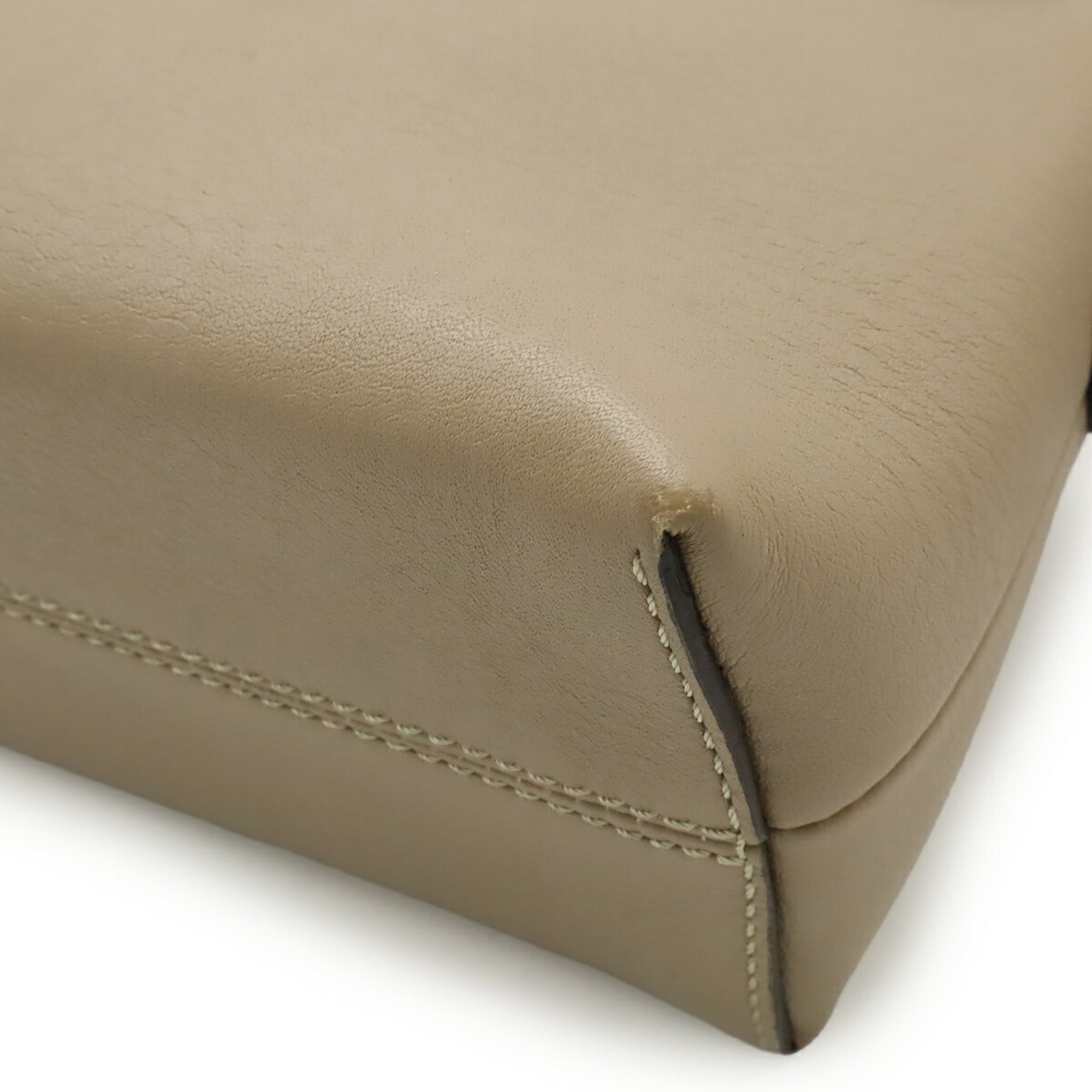 Fendi Beige Grayish Leather Handbag Shoulder Bag (Pre-Owned)