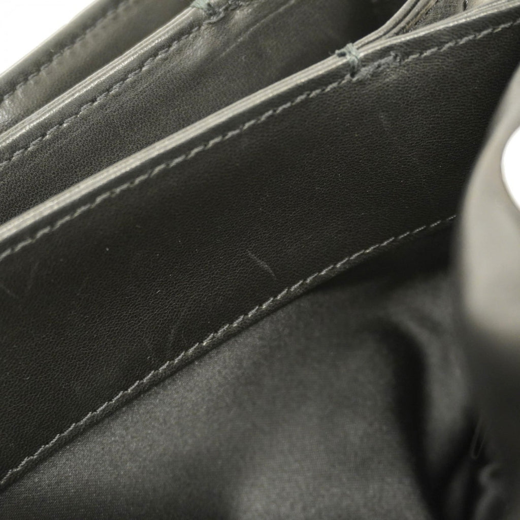 Chanel Black Leather Shoulder Bag (Pre-Owned)