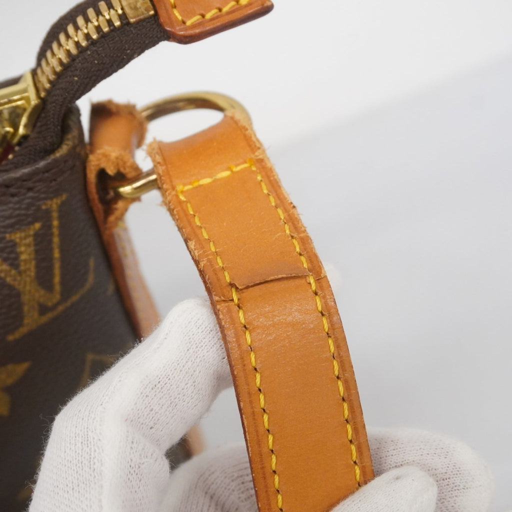 Louis Vuitton Brown Shoulder Bag (Pre-Owned)
