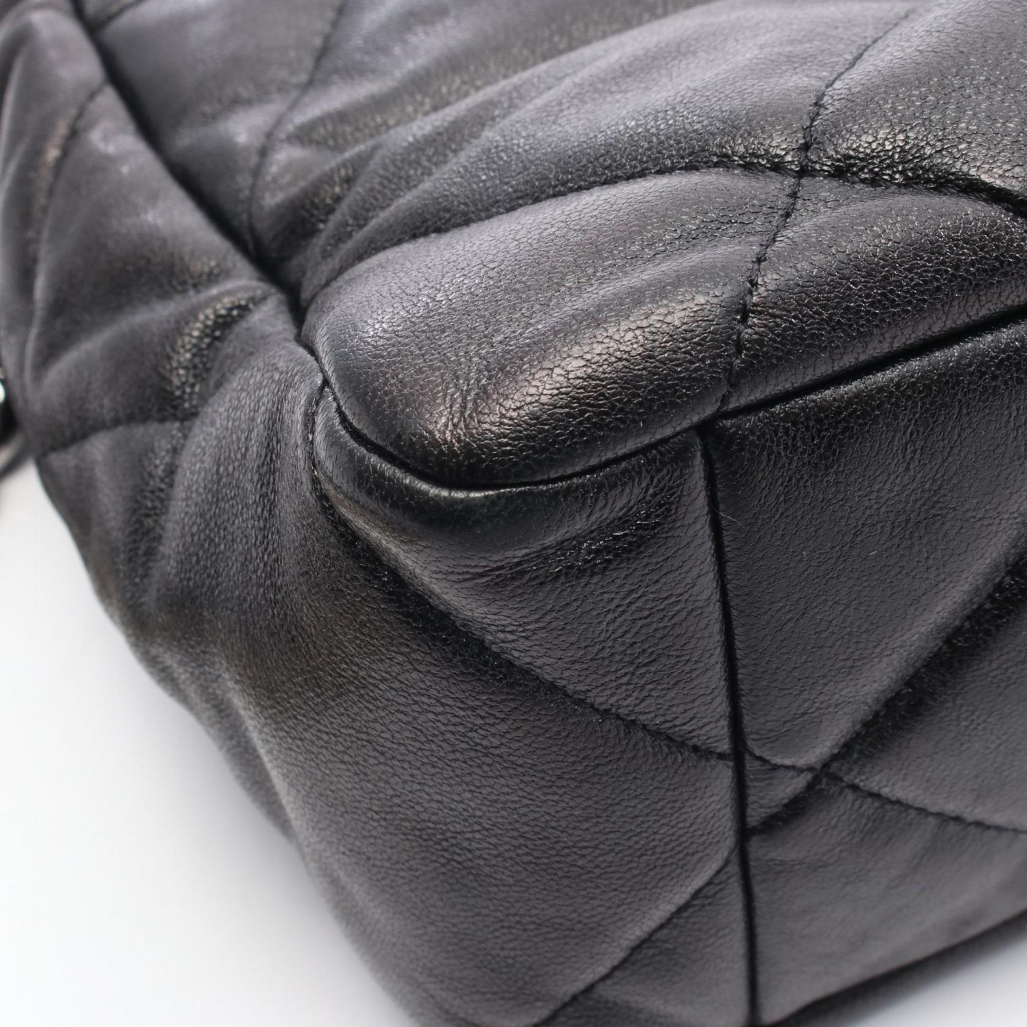Chanel Black Leather Shoulder Bag (Pre-Owned)