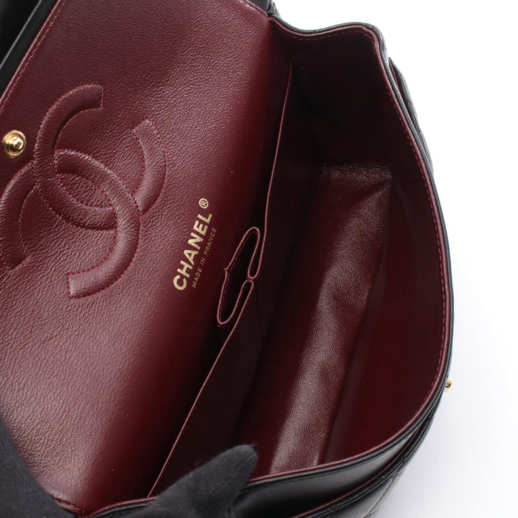 Chanel Black Leather Shoulder Bag (Pre-Owned)