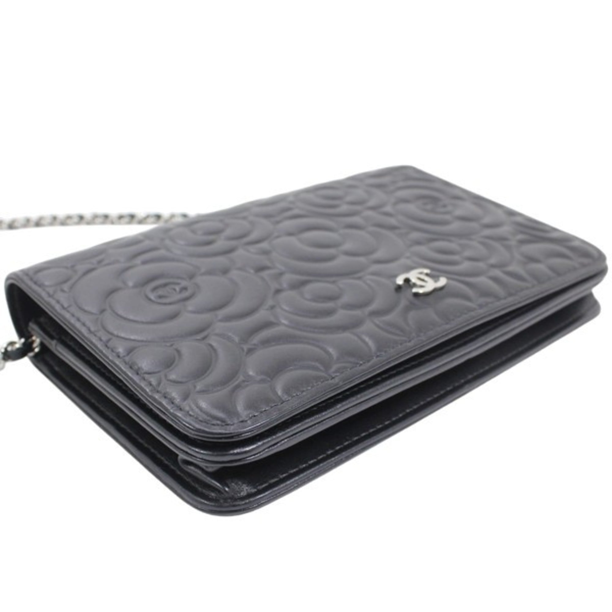 Chanel Black Leather Shoulder Bag (Pre-Owned)