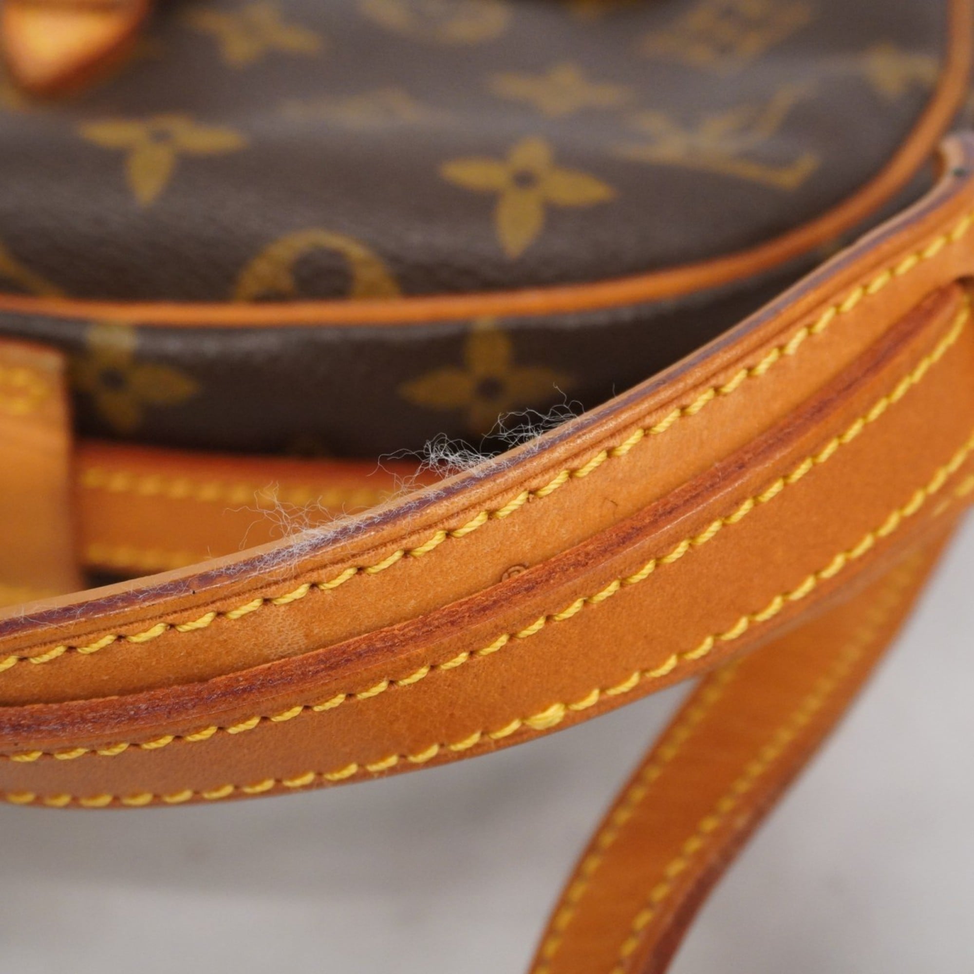 Louis Vuitton Brown Shoulder Bag (Pre-Owned)