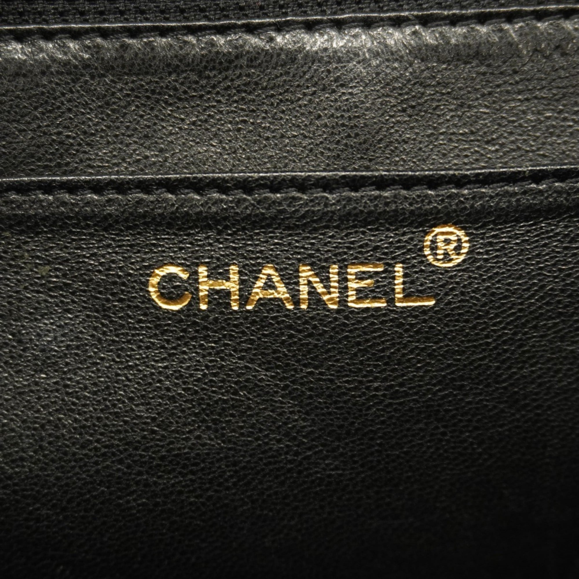 Chanel Black Grained Calfskin Handbag (Pre-Owned)