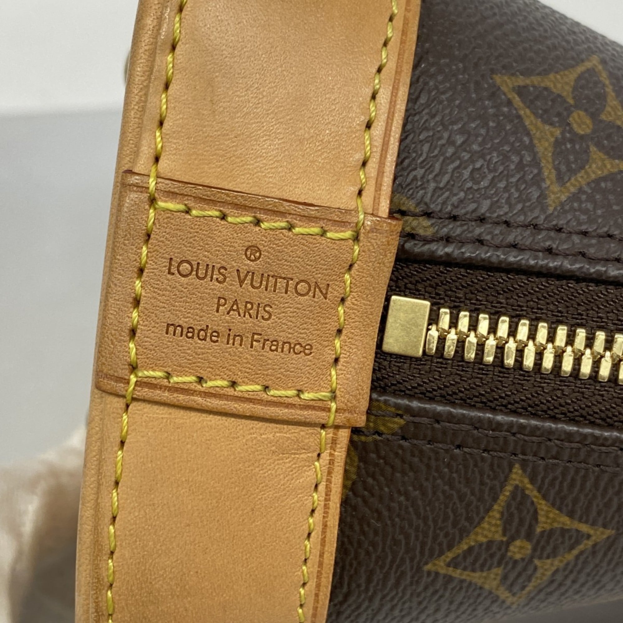 Louis Vuitton Brown Handbag (Pre-Owned)