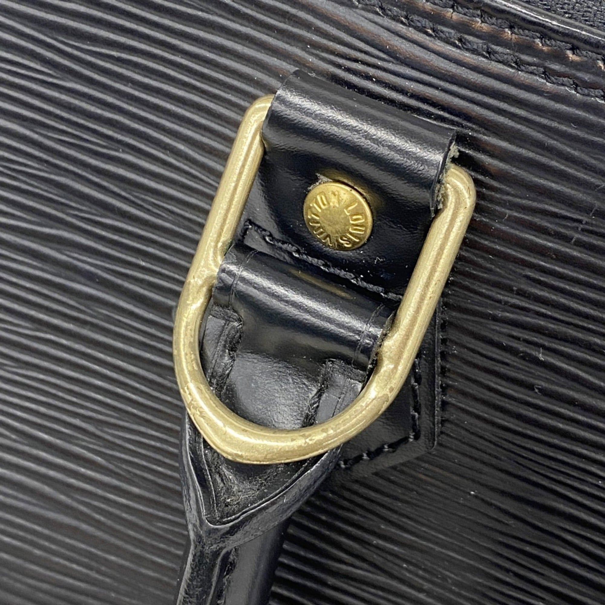 Louis Vuitton Noir Handbag (Pre-Owned)