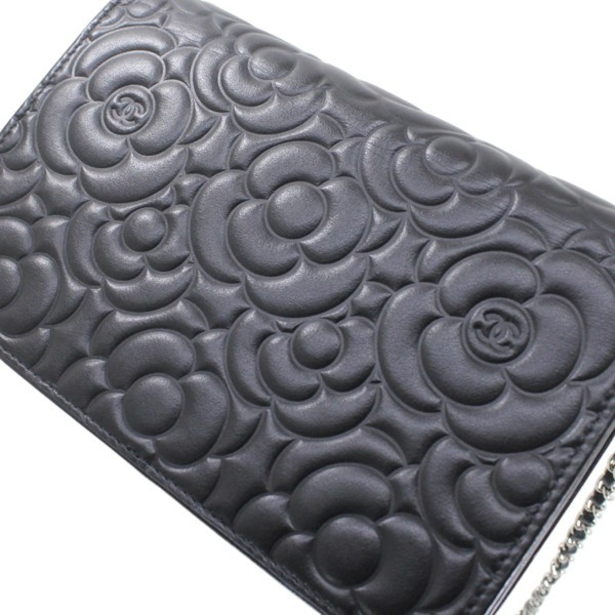 Chanel Black Leather Shoulder Bag (Pre-Owned)