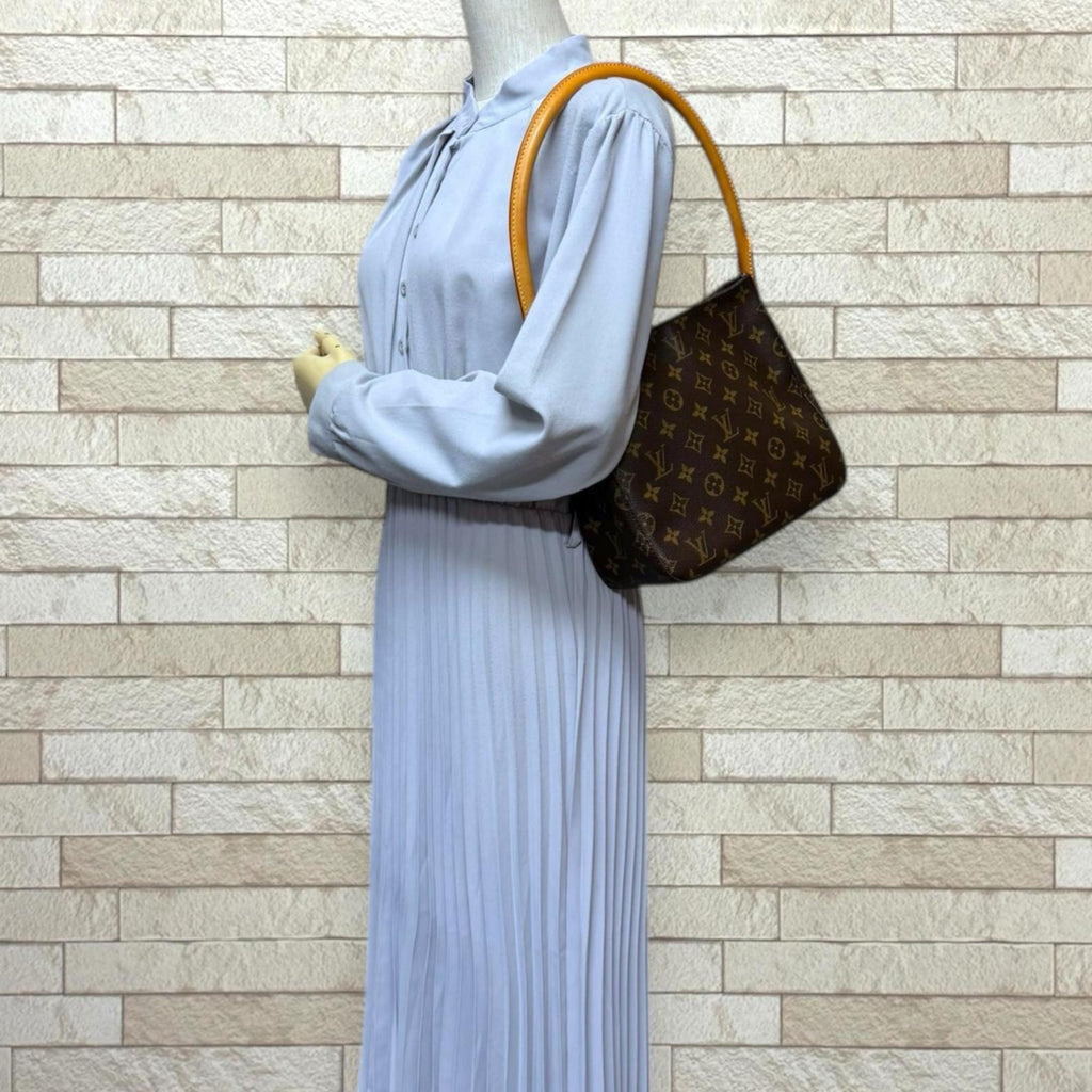 Louis Vuitton Brown Monogram Shoulder Bag (Pre-Owned)