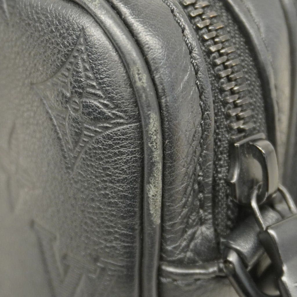 Louis Vuitton Black Shoulder Bag (Pre-Owned)