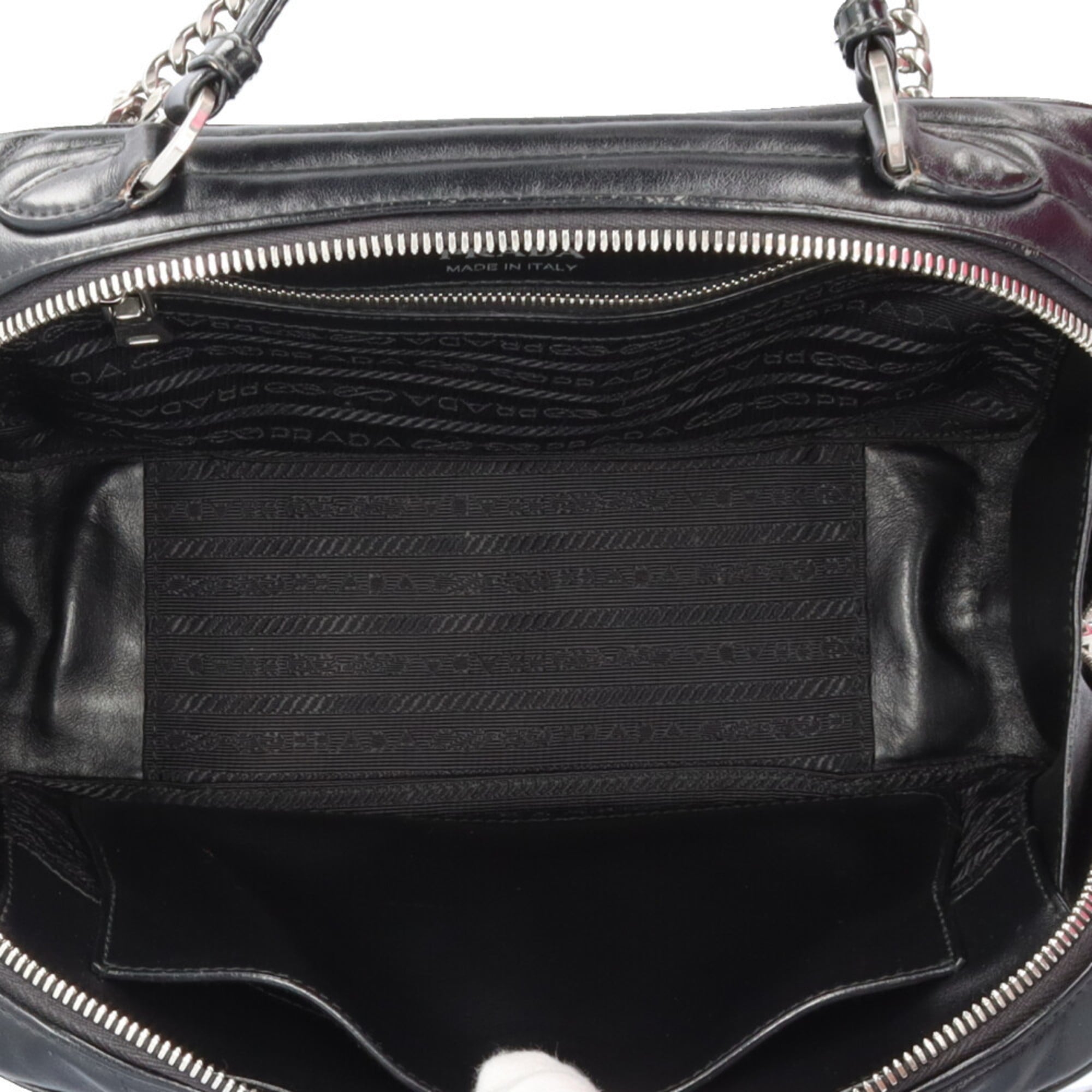 Prada Black Leather Shoulder Bag (Pre-Owned)
