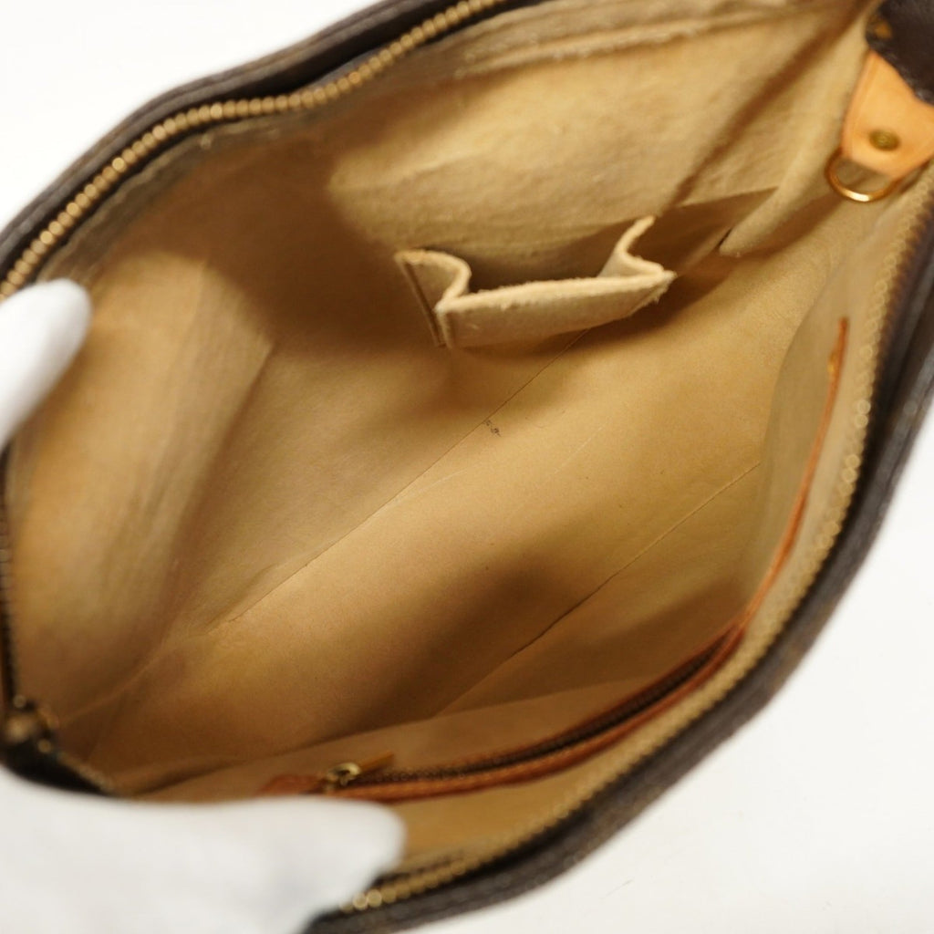 Louis Vuitton Brown Shoulder Bag (Pre-Owned)