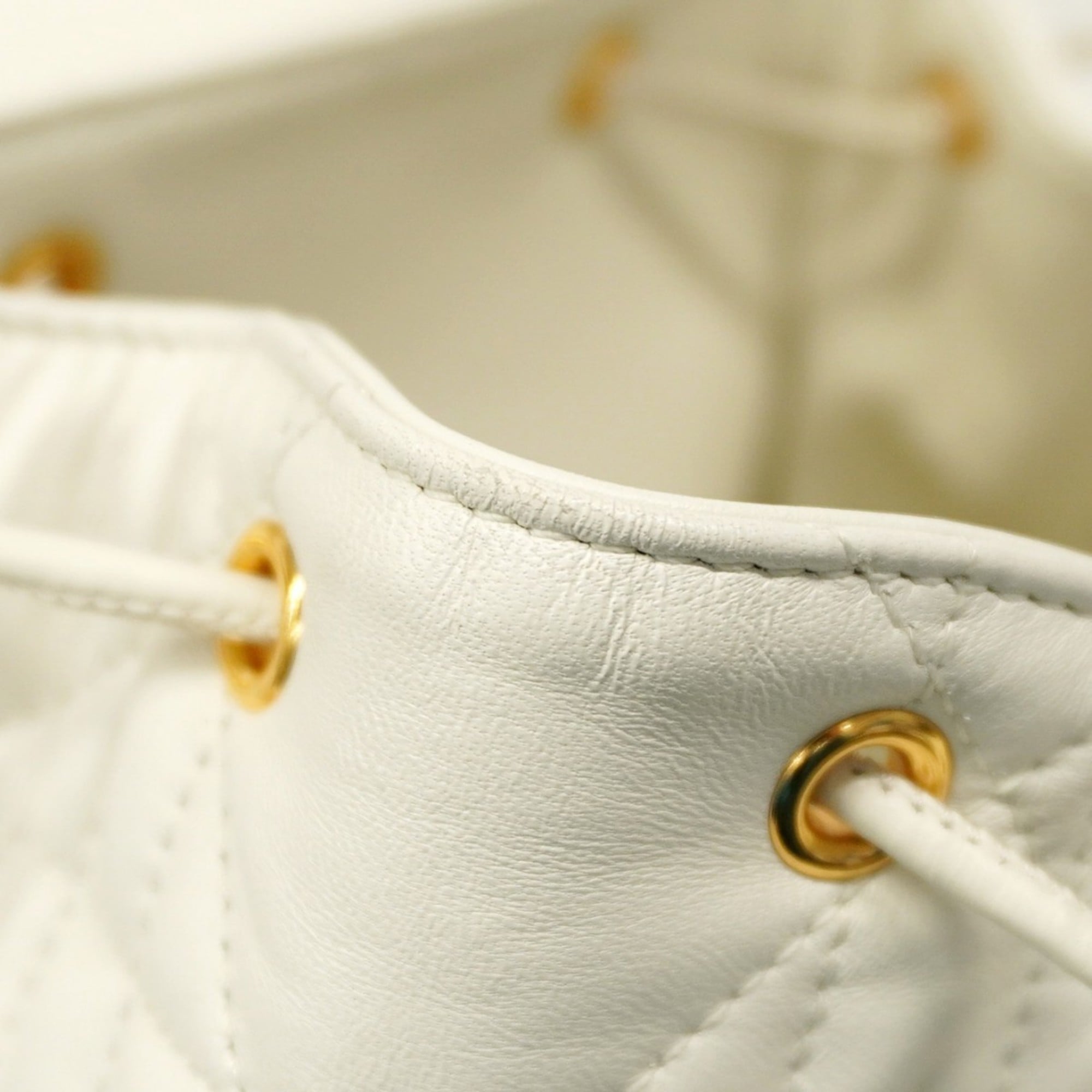 Christian Dior White Leather Backpack (Pre-Owned)