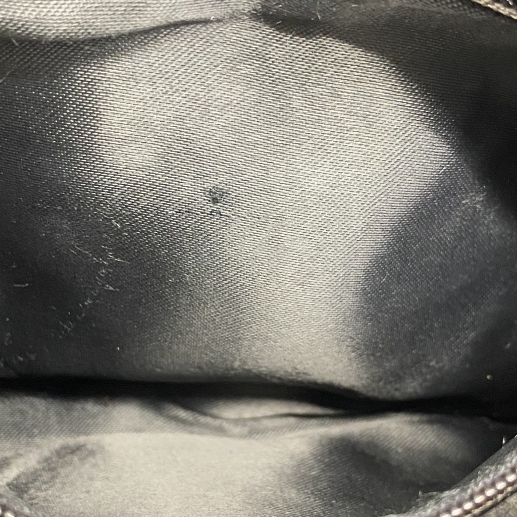 Chanel Black Leather Shoulder Bag (Pre-Owned)