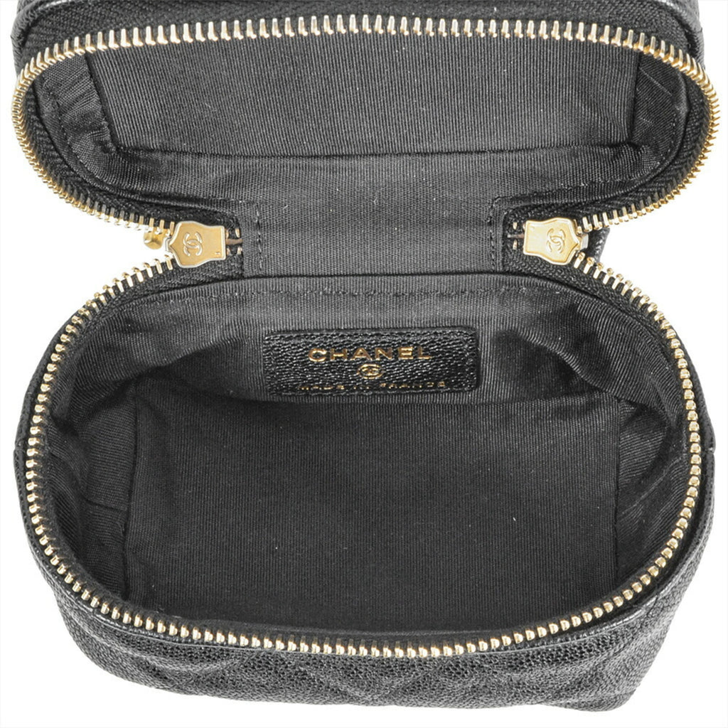 Chanel Black Grained Calfskin Shoulder Bag (Pre-Owned)