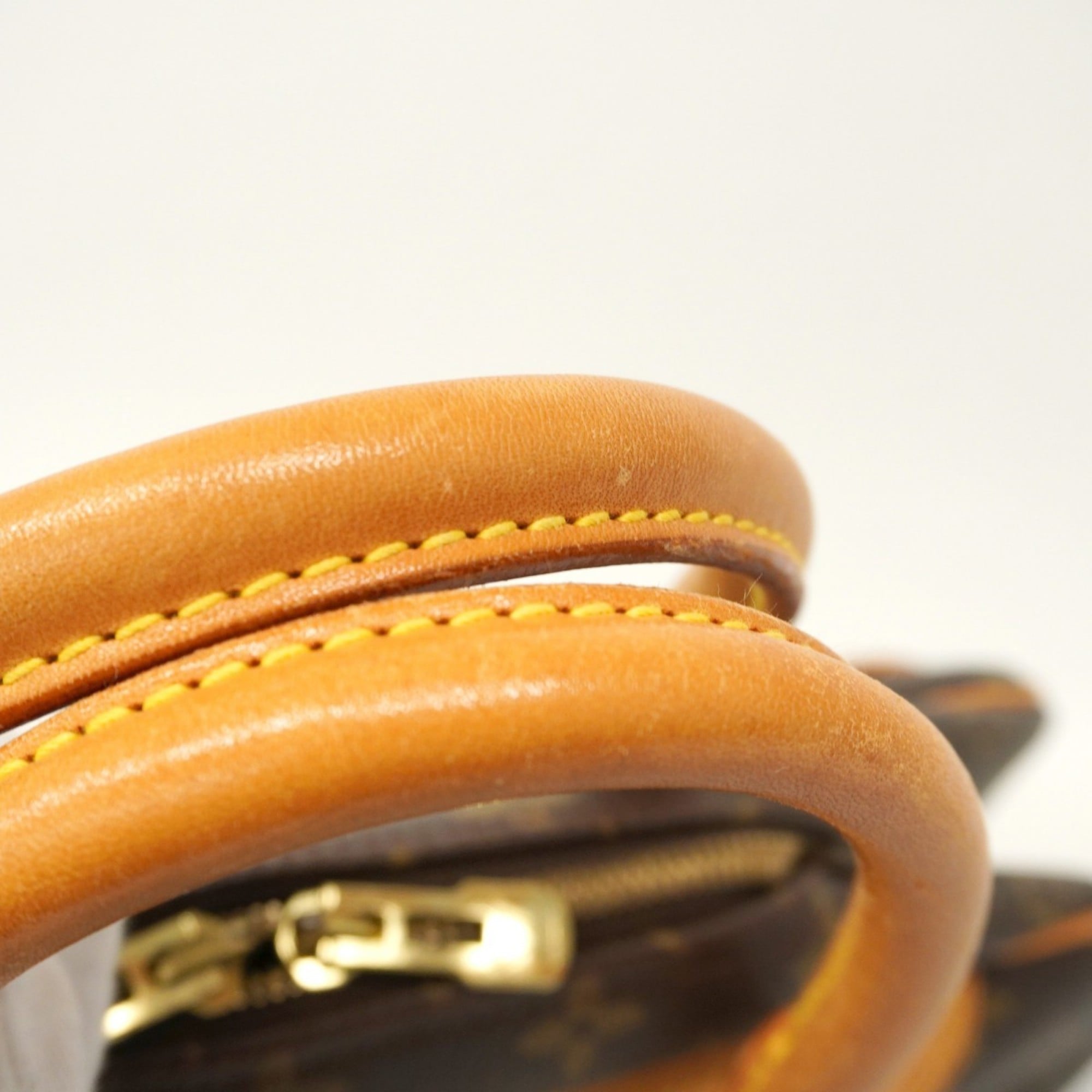 Louis Vuitton Brown Handbag (Pre-Owned)