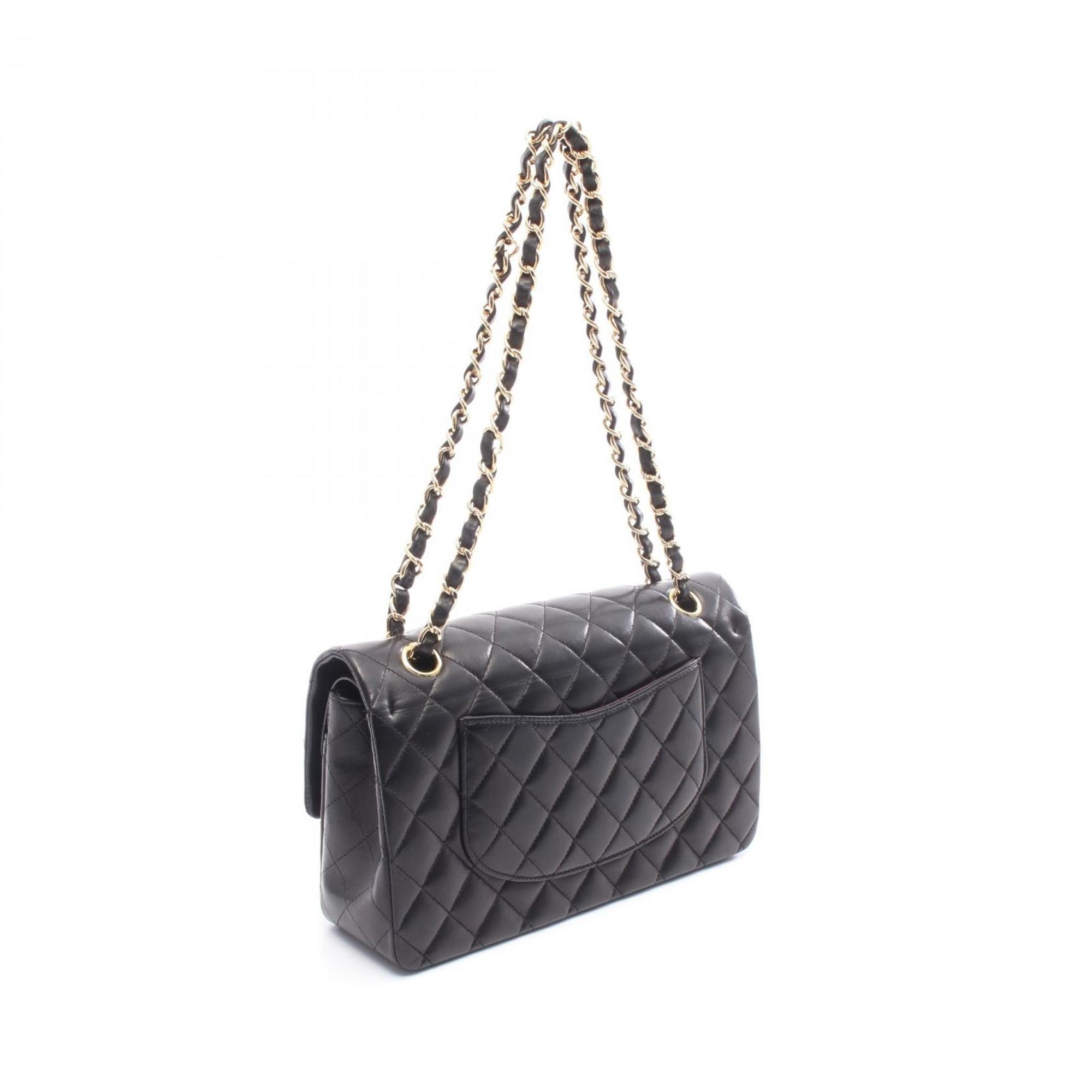 Chanel Black Leather Shoulder Bag (Pre-Owned)