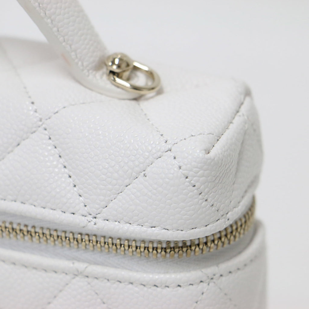 Chanel White Grained Calfskin Handbag Shoulder Bag (Pre-Owned)