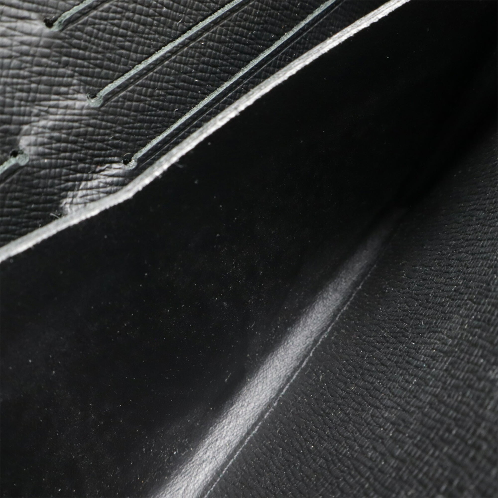 Louis Vuitton Taiga Black Noir Taiga Leather Long Wallet (Bi-Fold) (Pre-Owned)