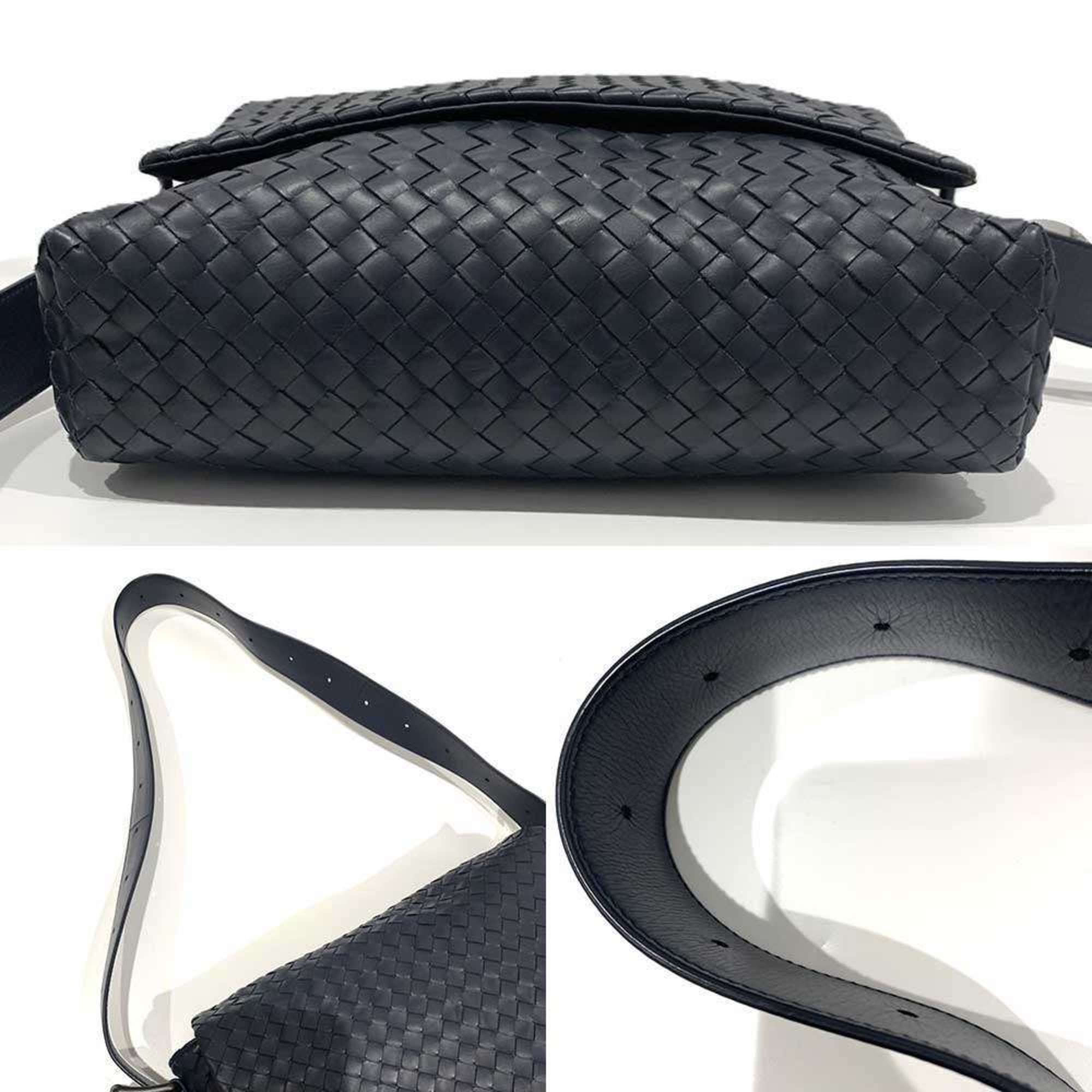 Bottega Veneta Intrecciato Navy Leather Messenger Bag (Pre-Owned)
