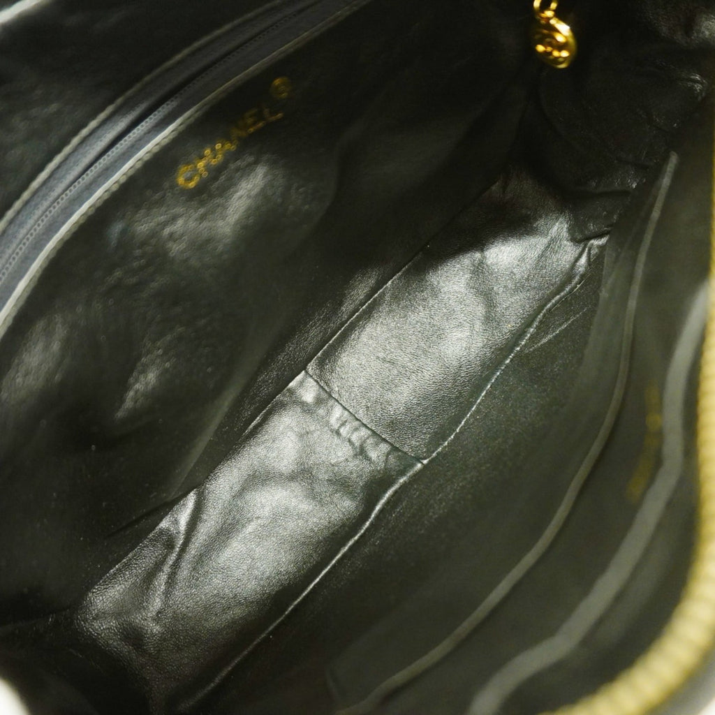 Chanel Black Grained Calfskin Shoulder Bag (Pre-Owned)