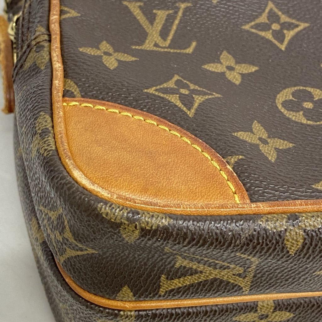Louis Vuitton Brown Shoulder Bag (Pre-Owned)