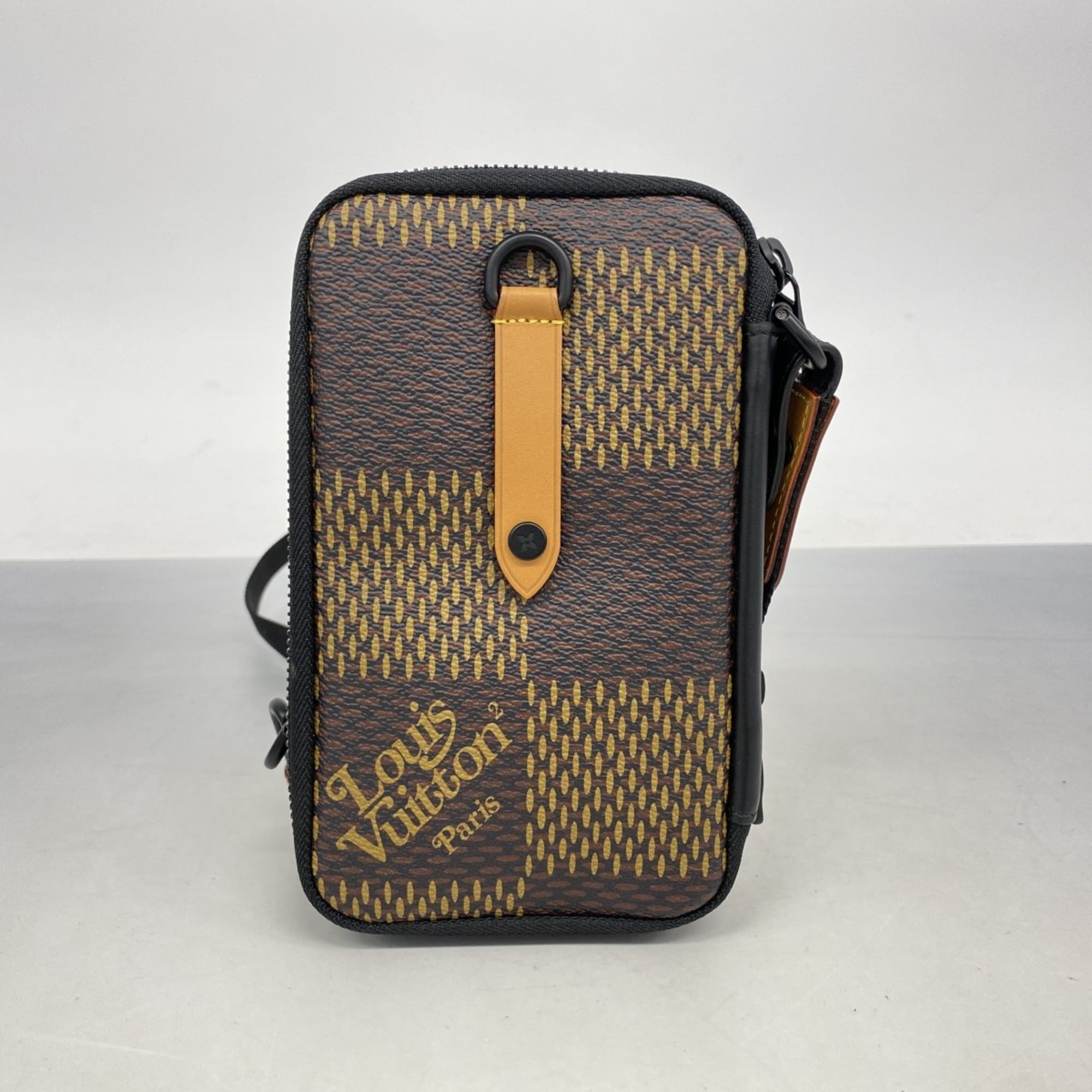 Louis Vuitton Brown Shoulder Bag (Pre-Owned)