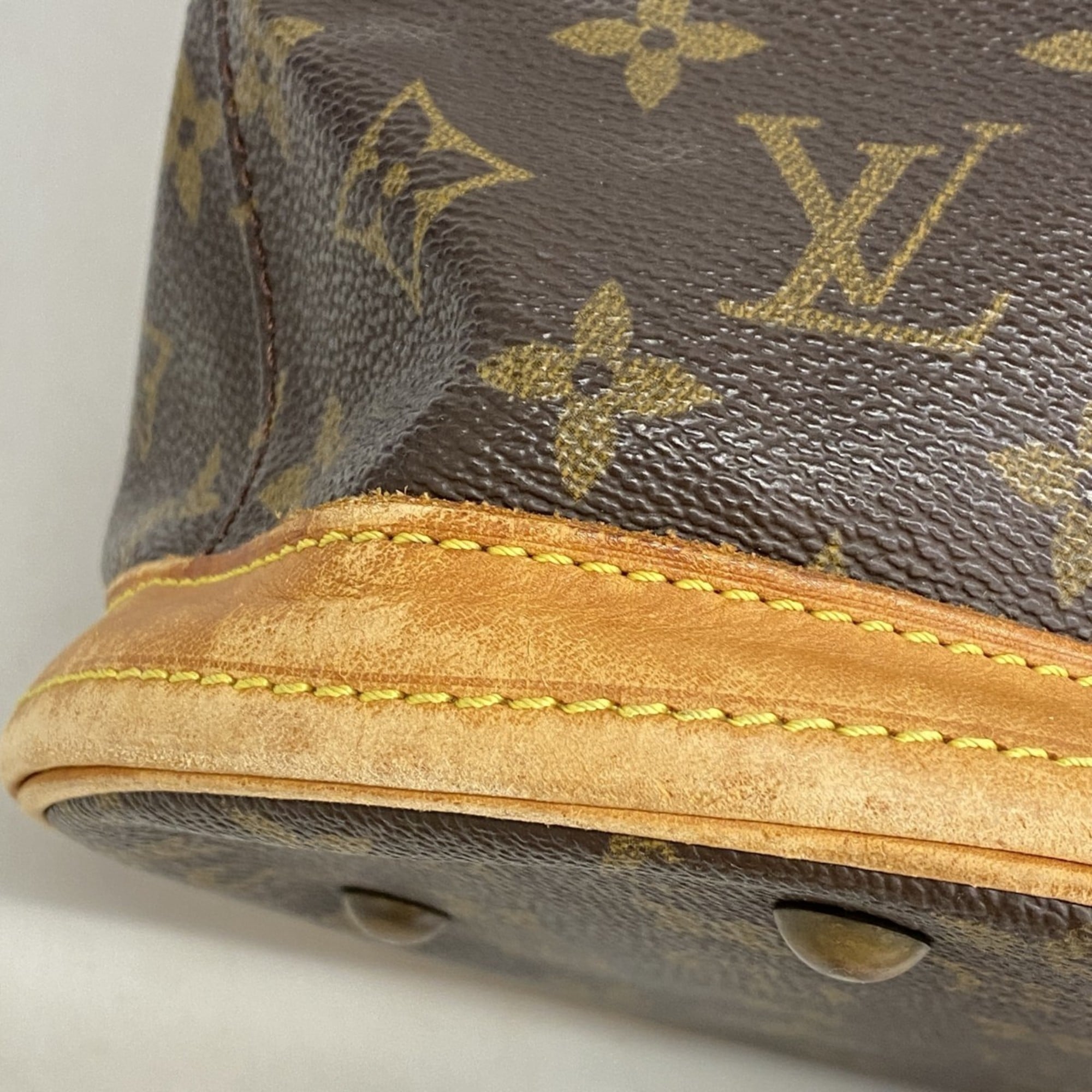 Louis Vuitton Brown Tote Bag (Pre-Owned)