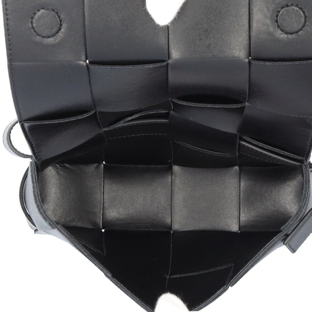 Bottega Veneta Black Leather Fanny Pack Sling Bag (Pre-Owned)