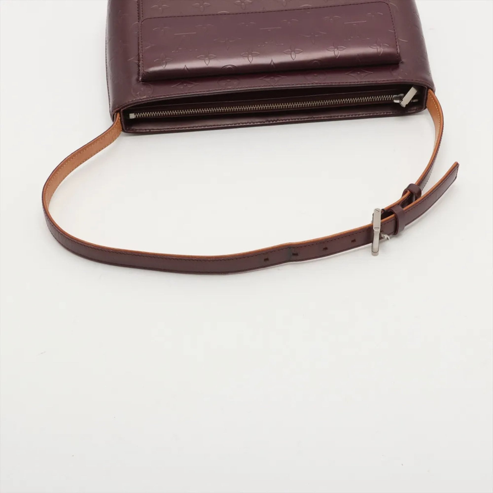 Louis Vuitton Violet Leather Shoulder Bag (Pre-Owned)