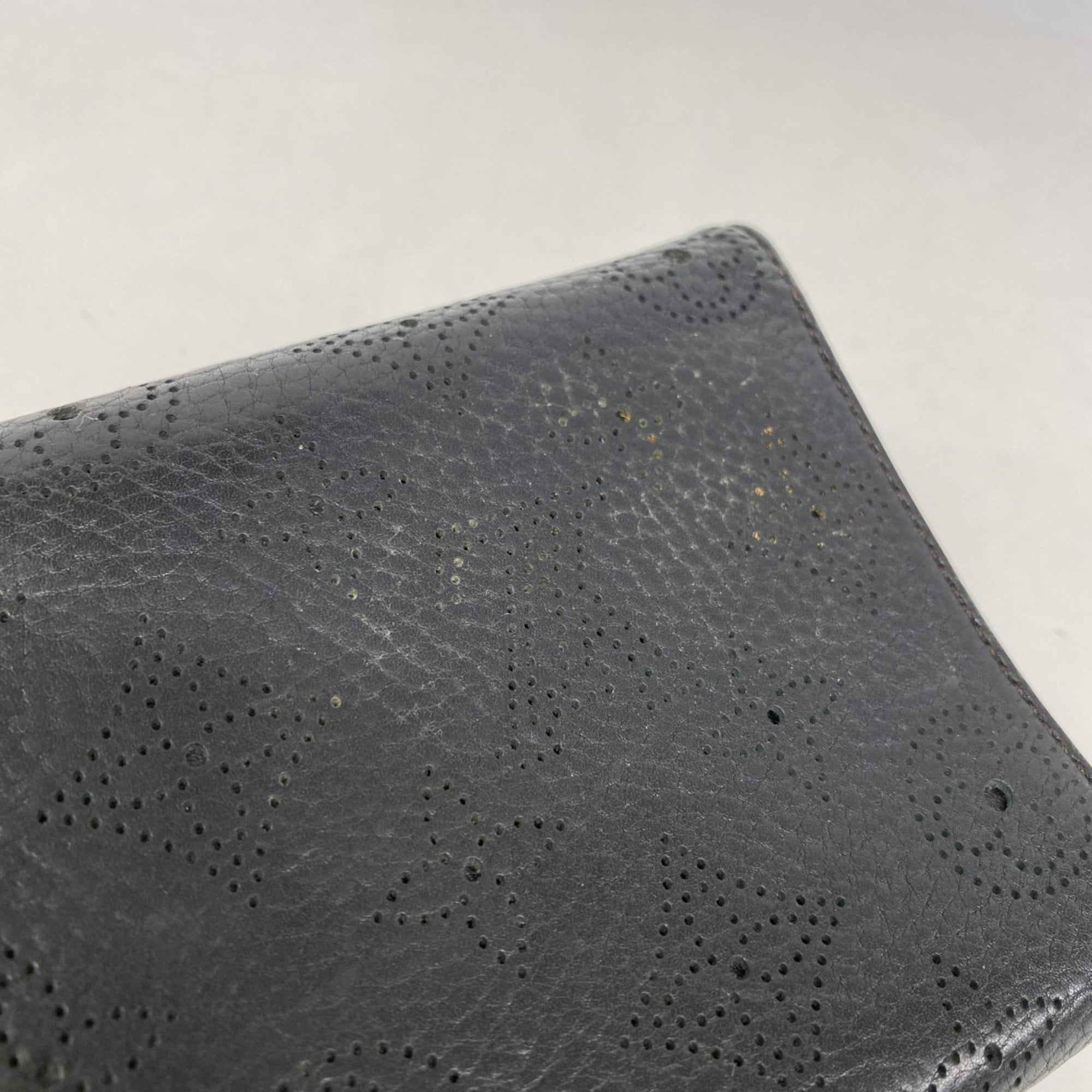 Louis Vuitton Noir Long Wallet (Tri-Fold) (Pre-Owned)