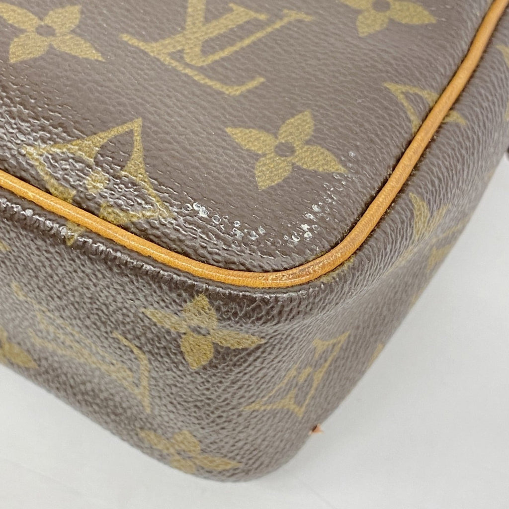 Louis Vuitton Brown Clutch Bag (Pre-Owned)