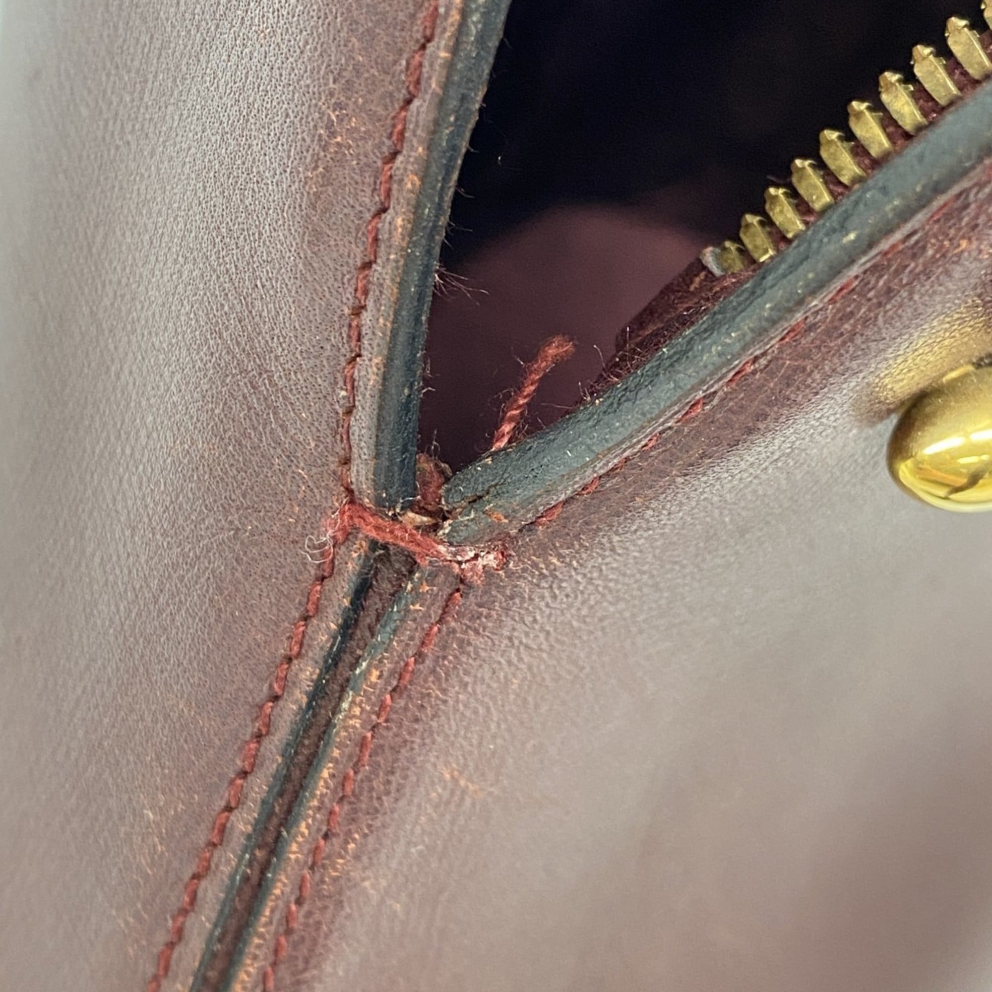 Cartier Bordeaux Leather Shoulder Bag (Pre-Owned)